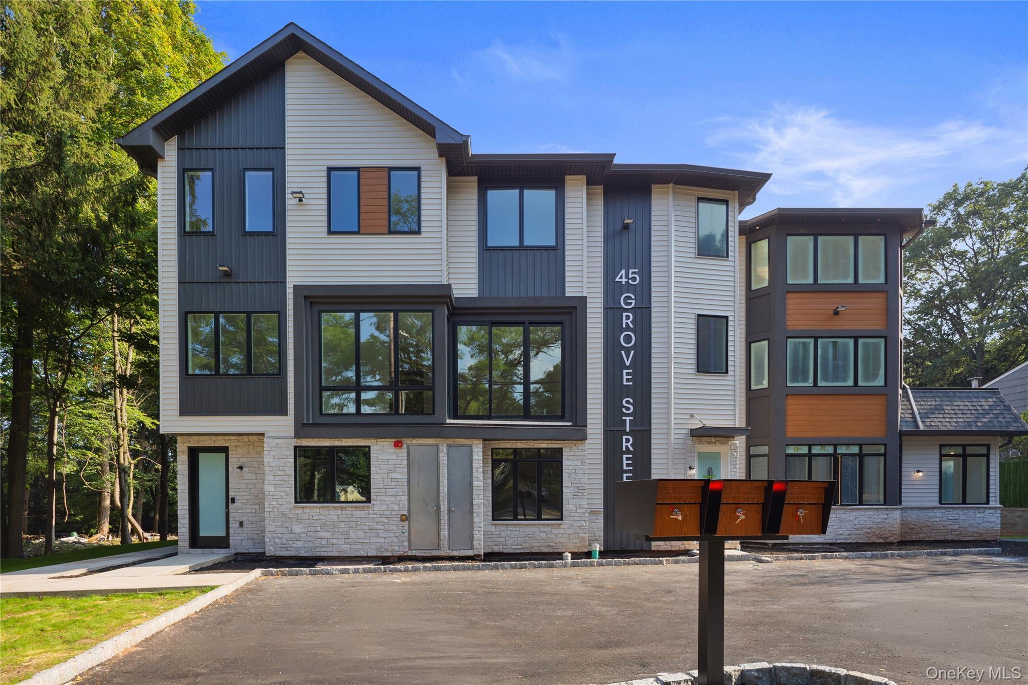 Condo Grove  Rockland County, NY 10952, MLS-897540-2