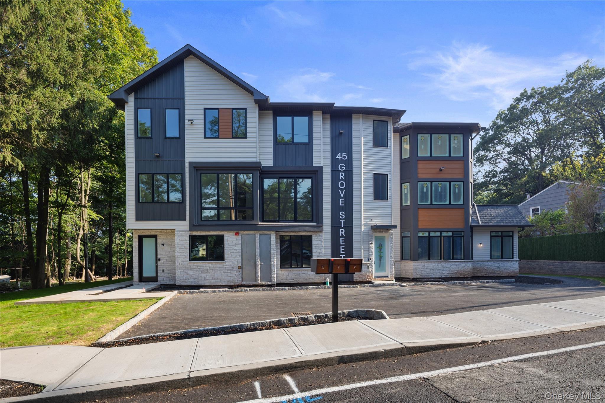 Condo Grove  Rockland County, NY 10952, MLS-897540-3