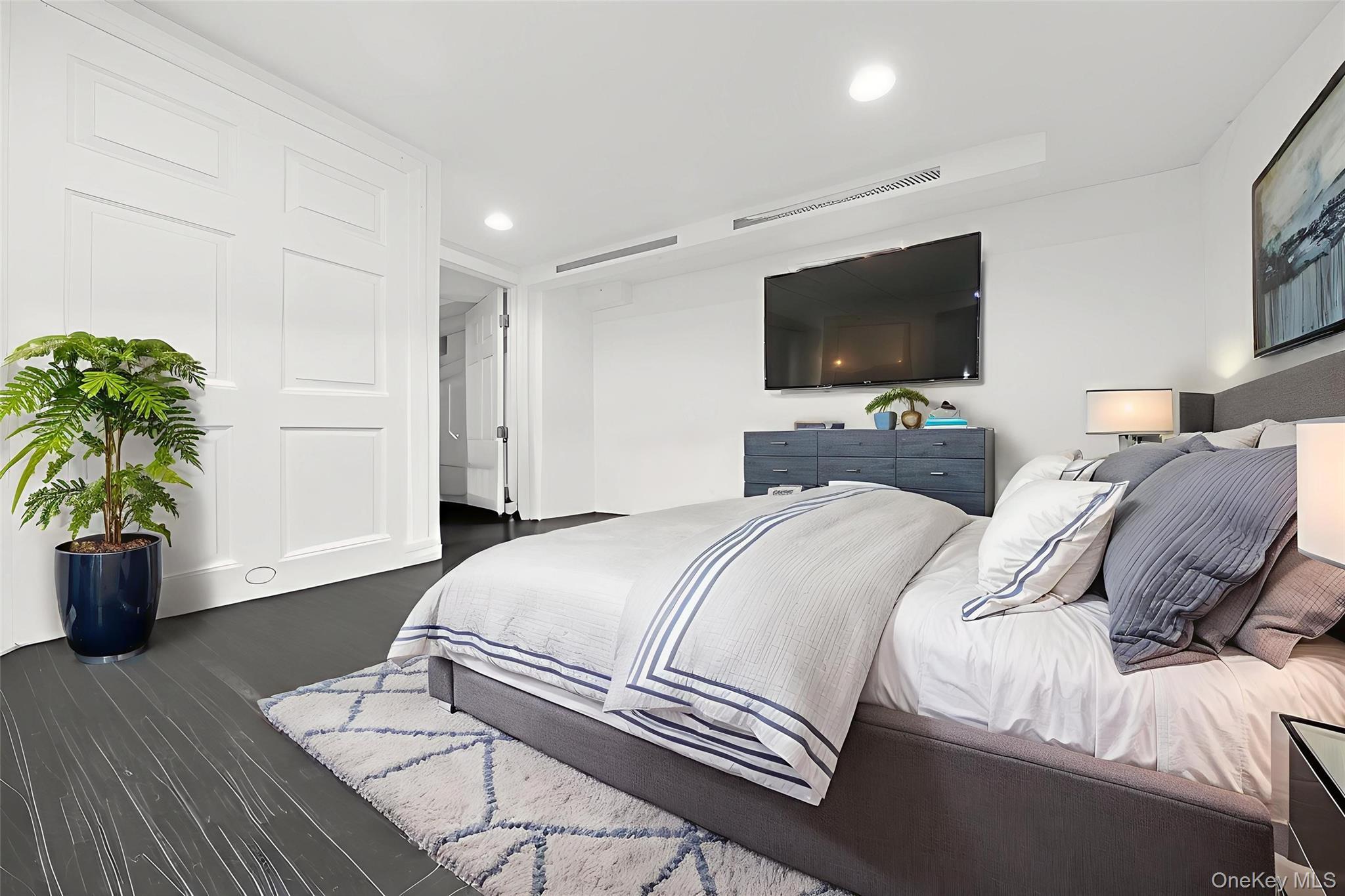 Single Family Willow  Nassau County, NY 11542, MLS-897567-21