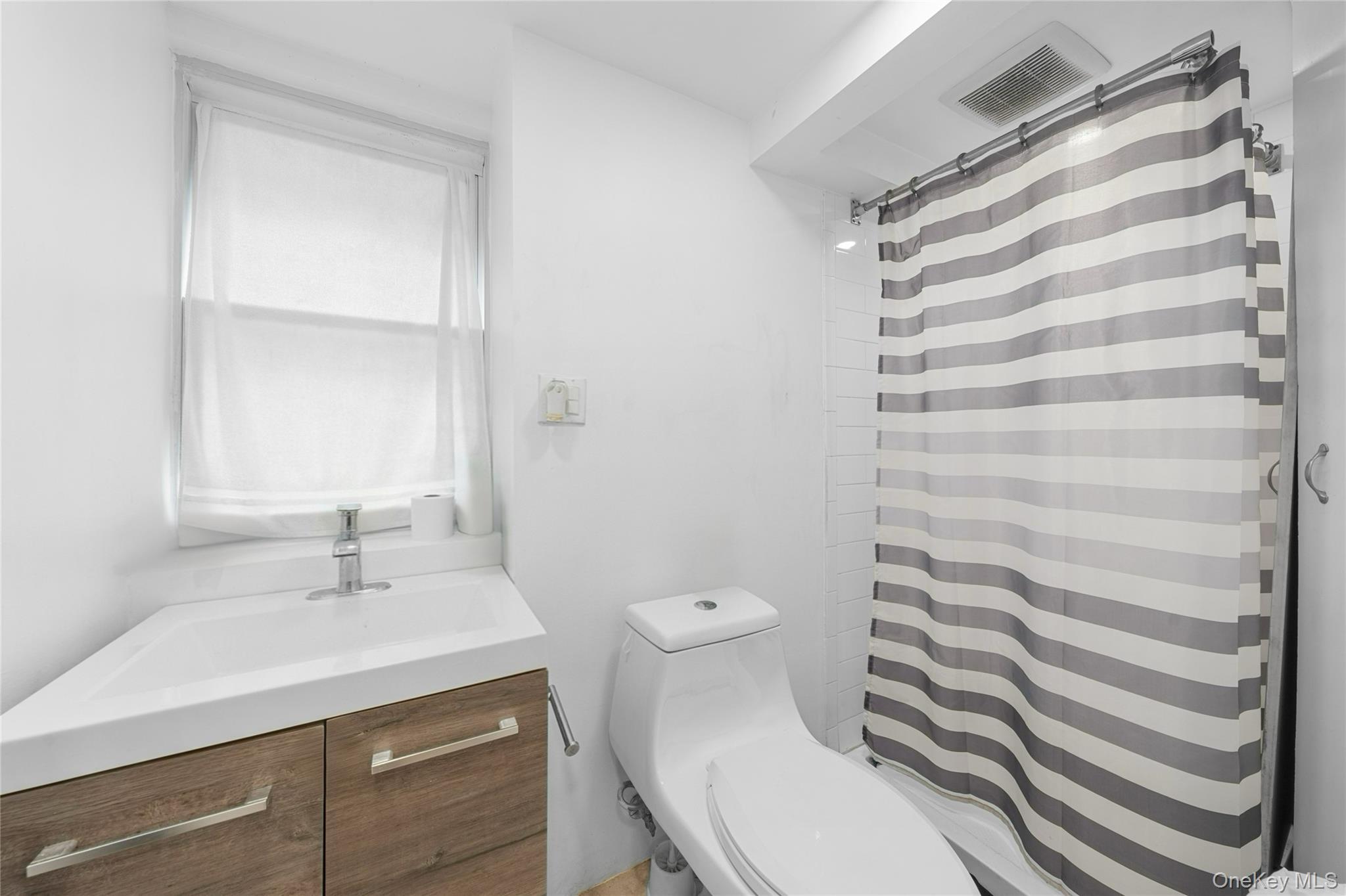 Single Family Willow  Nassau County, NY 11542, MLS-897567-22