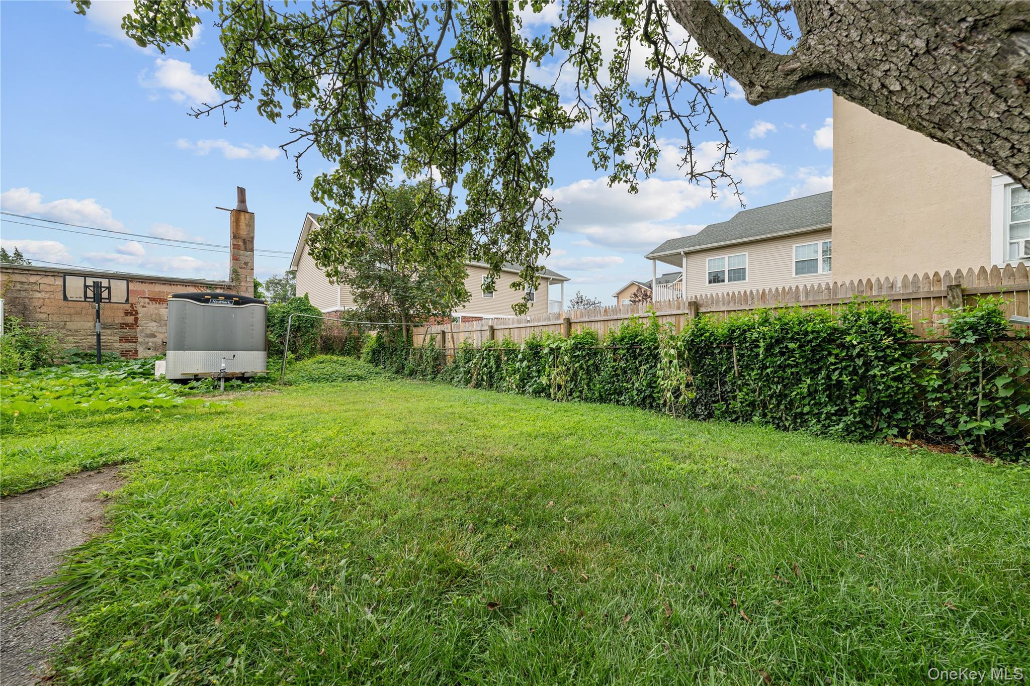 Single Family Willow  Nassau County, NY 11542, MLS-897567-26