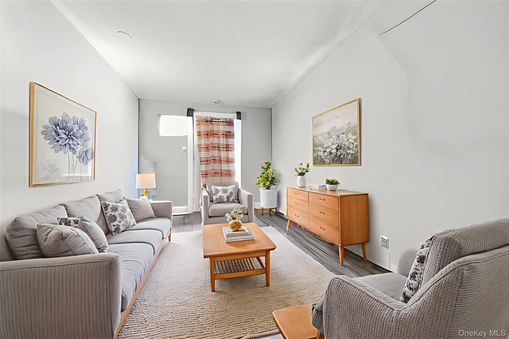 Single Family Willow  Nassau County, NY 11542, MLS-897567-4