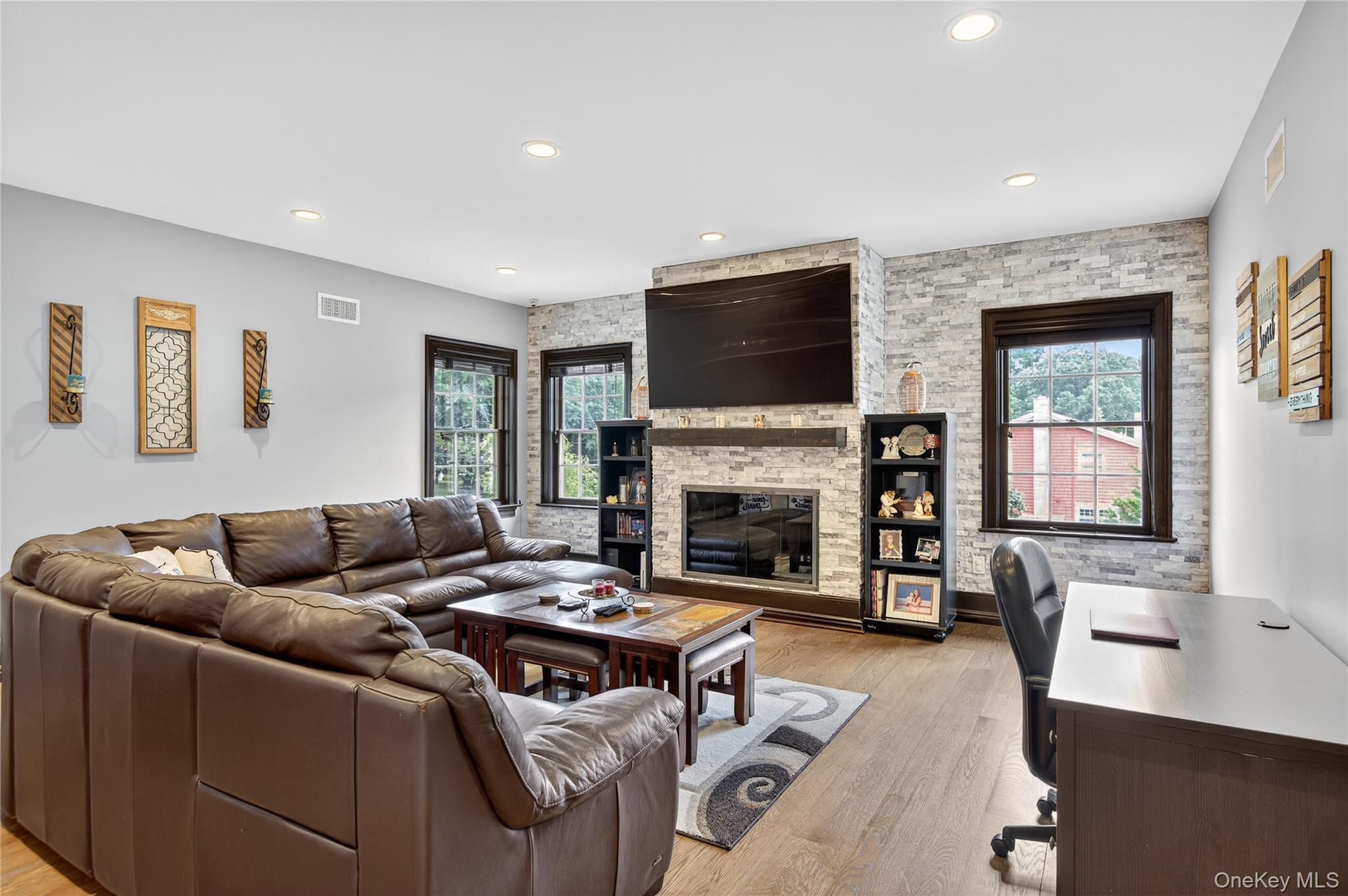 Single Family Gloria Suffolk County, NY 11743, MLS-897606-23