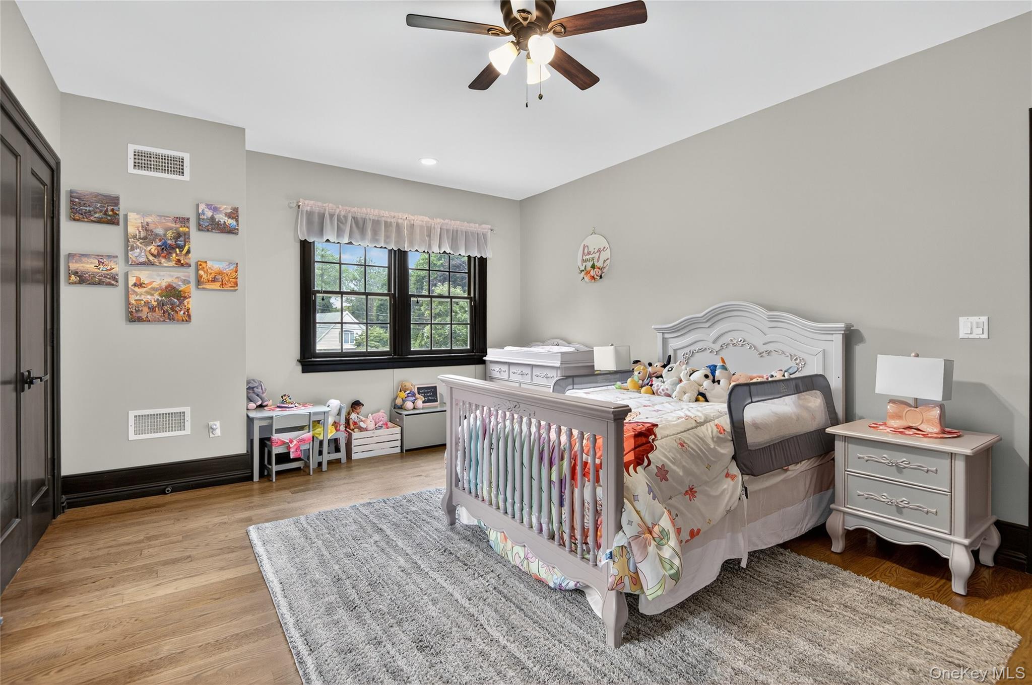 Single Family Gloria Suffolk County, NY 11743, MLS-897606-32