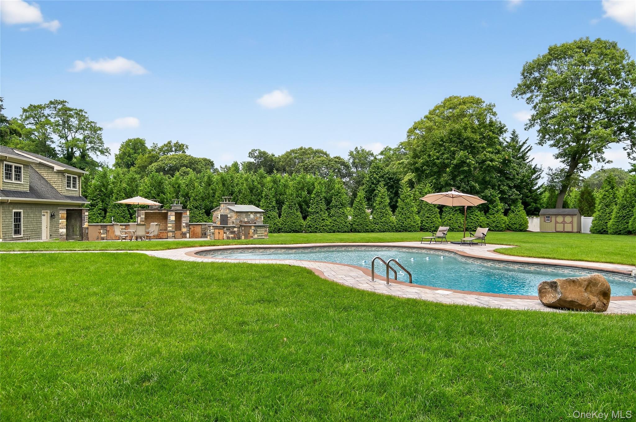 Single Family Gloria Suffolk County, NY 11743, MLS-897606-40