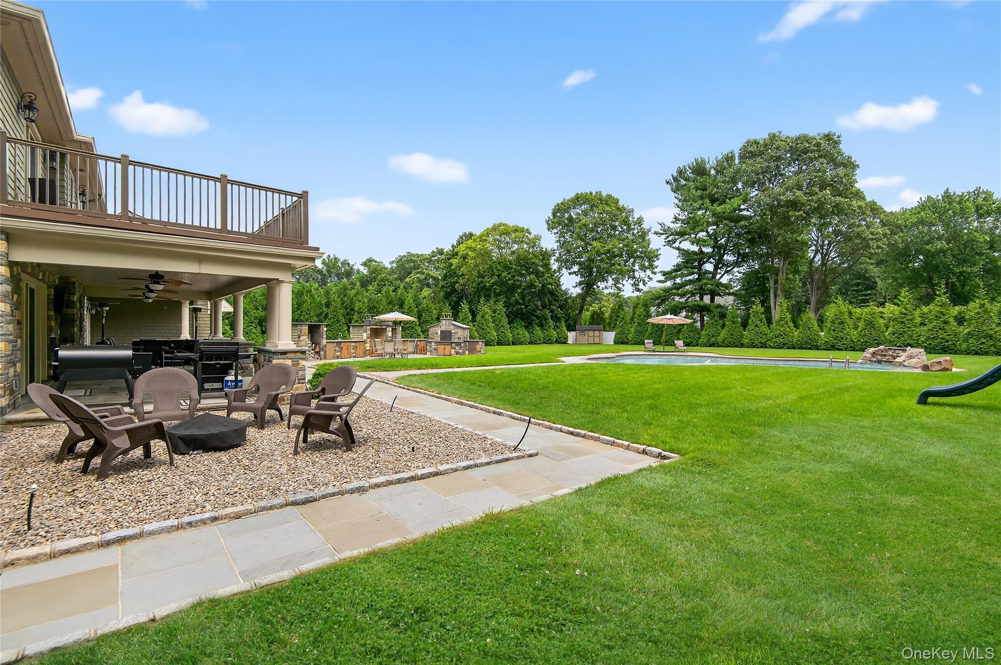 Single Family Gloria Suffolk County, NY 11743, MLS-897606-41