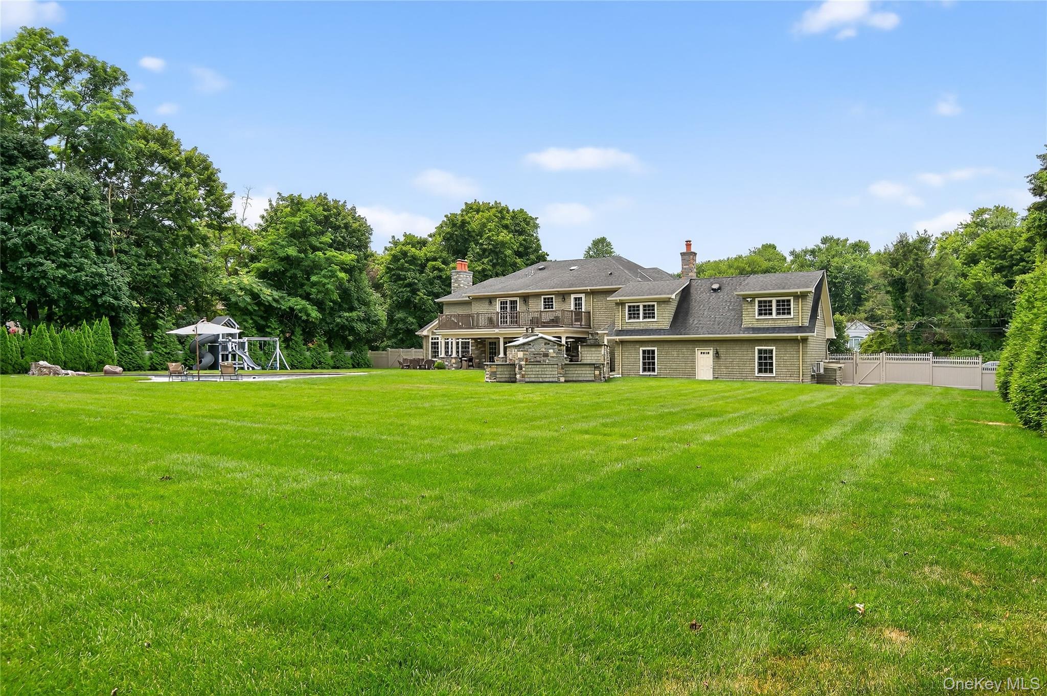 Single Family Gloria Suffolk County, NY 11743, MLS-897606-42