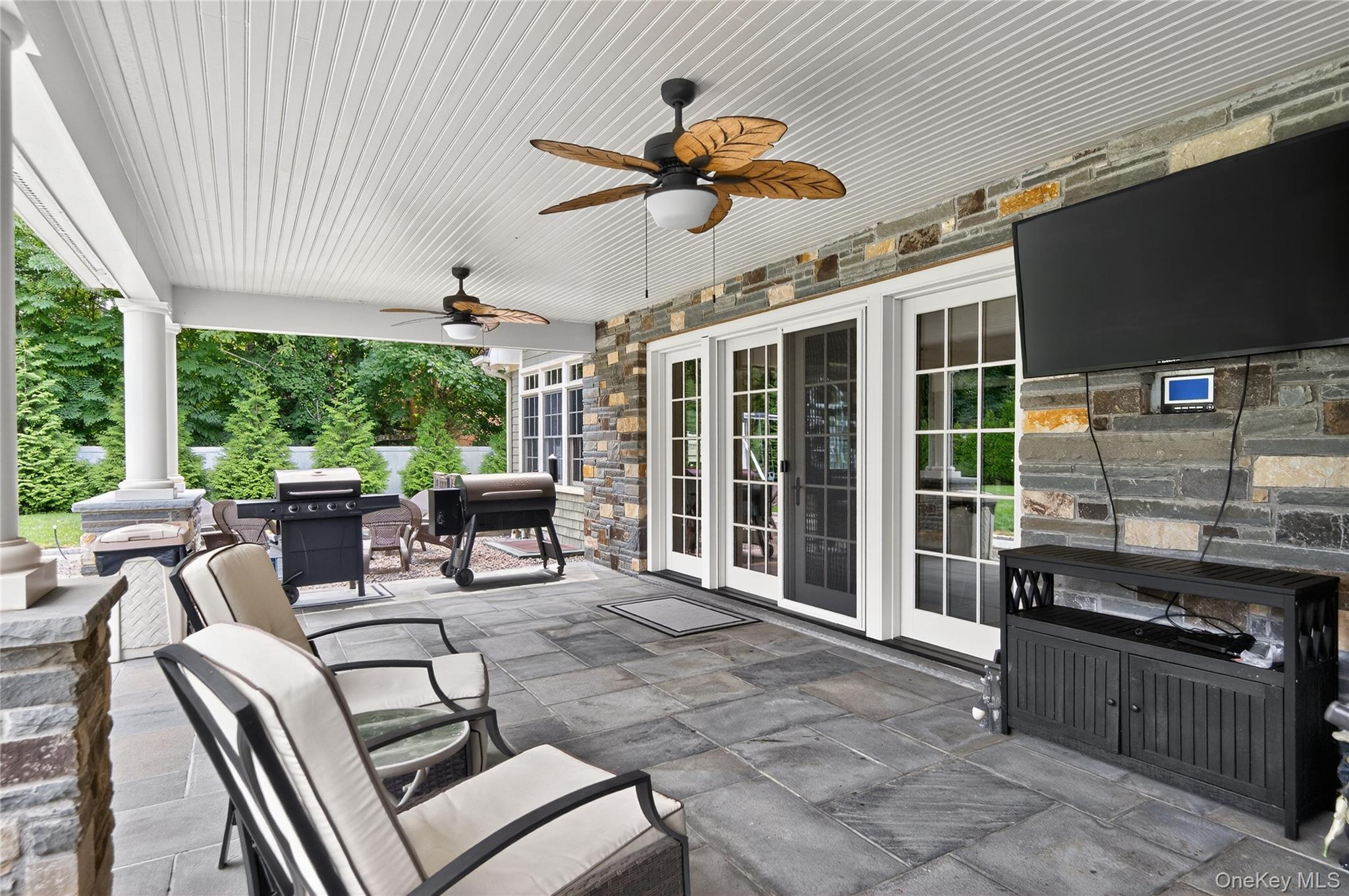 Single Family Gloria Suffolk County, NY 11743, MLS-897606-43