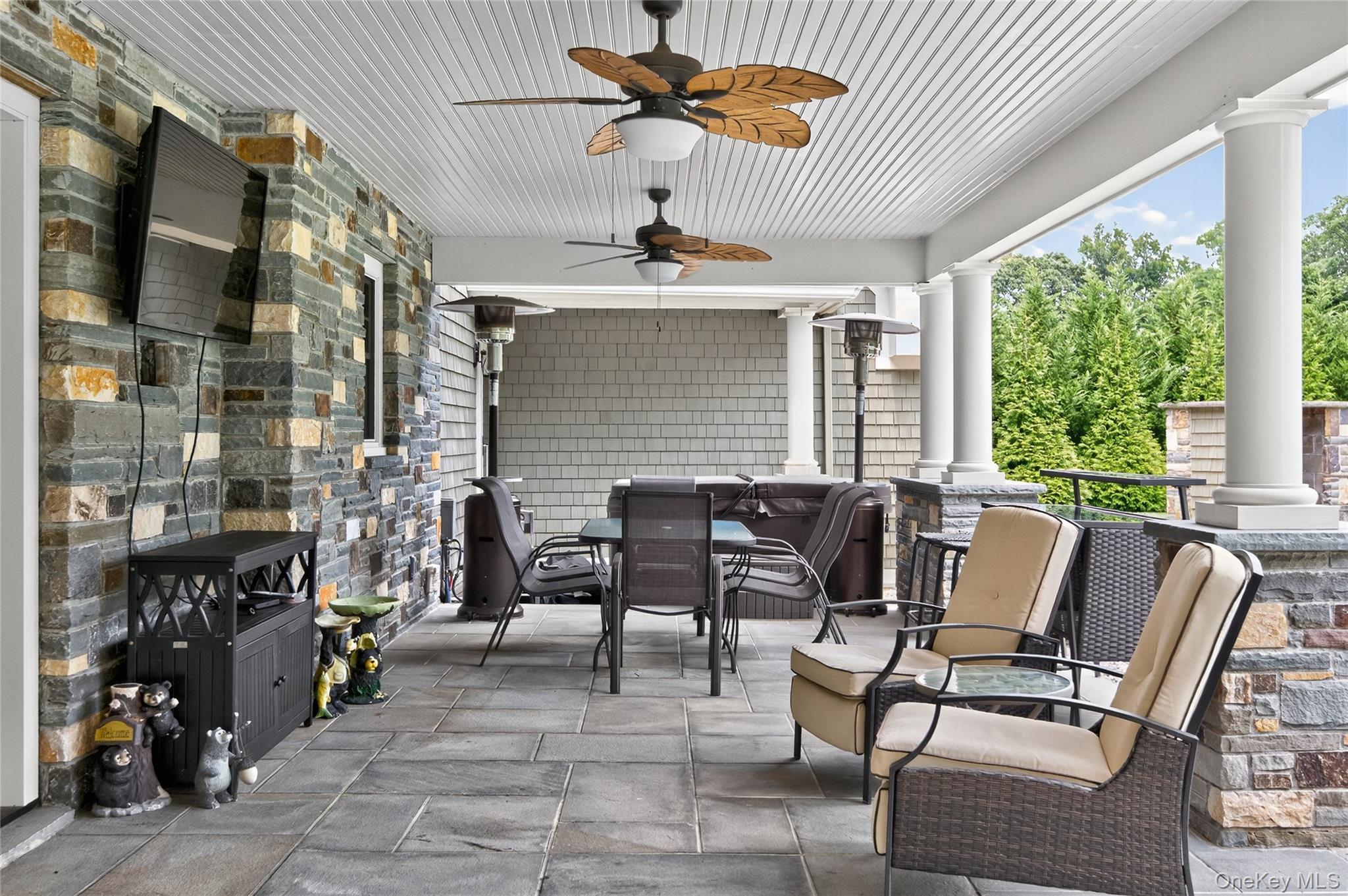 Single Family Gloria Suffolk County, NY 11743, MLS-897606-45