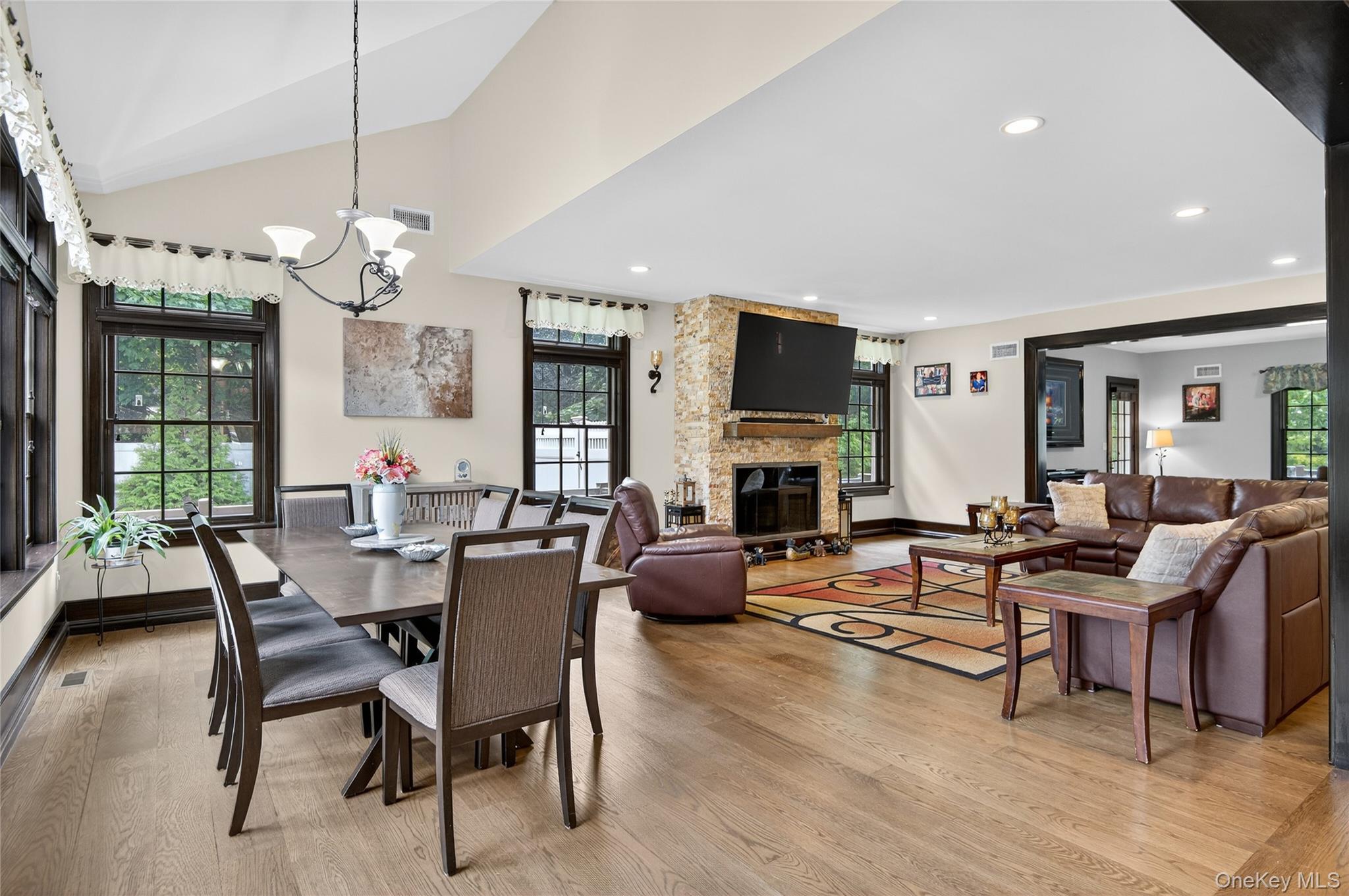 Single Family Gloria Suffolk County, NY 11743, MLS-897606-5