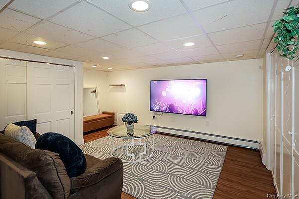 Single Family Barnum  Nassau County, NY 11803, MLS-897624-28