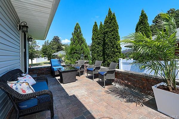 Single Family Barnum  Nassau County, NY 11803, MLS-897624-32