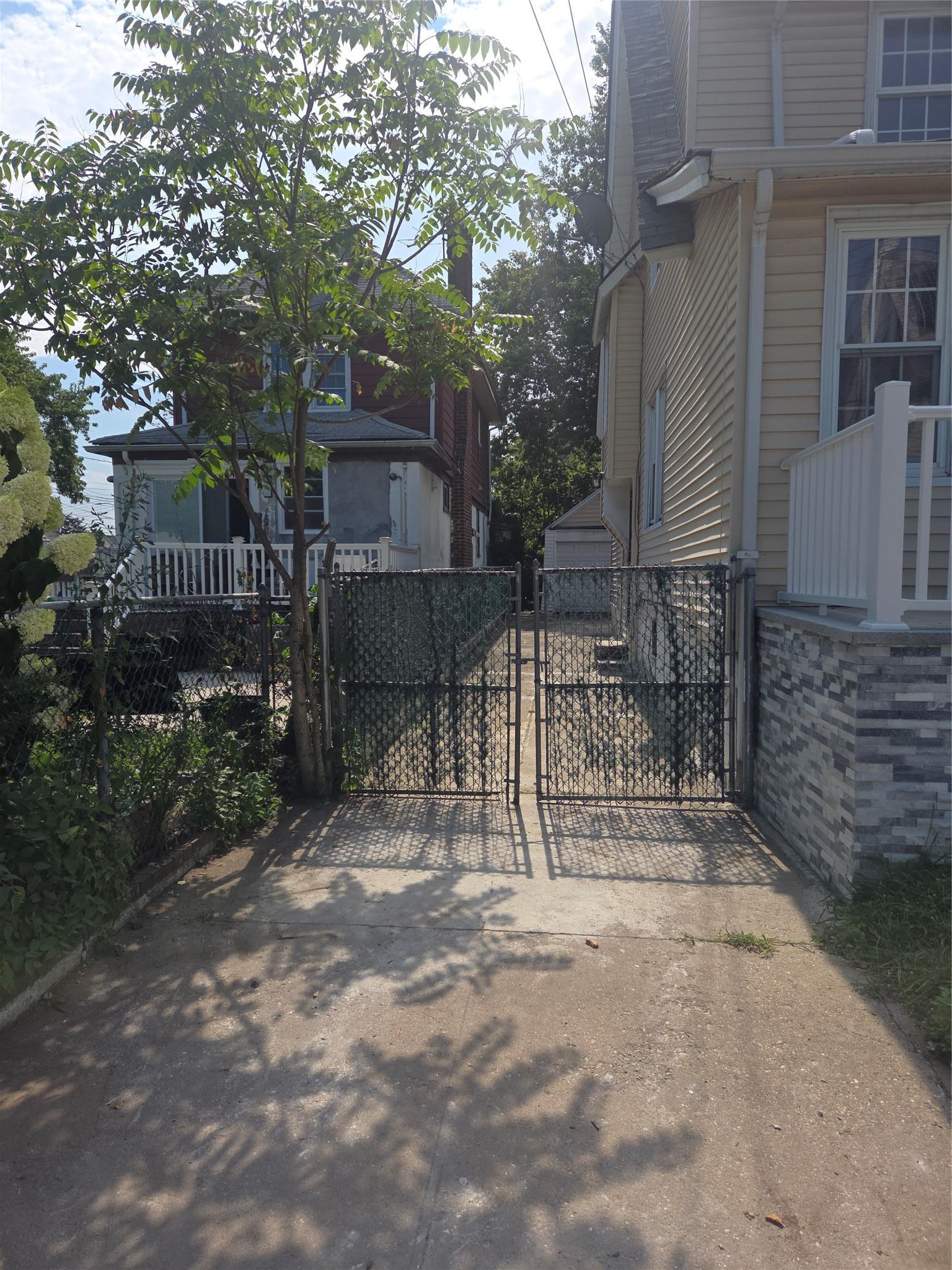 Single Family 192nd Queens, NY 11412, MLS-897744-16