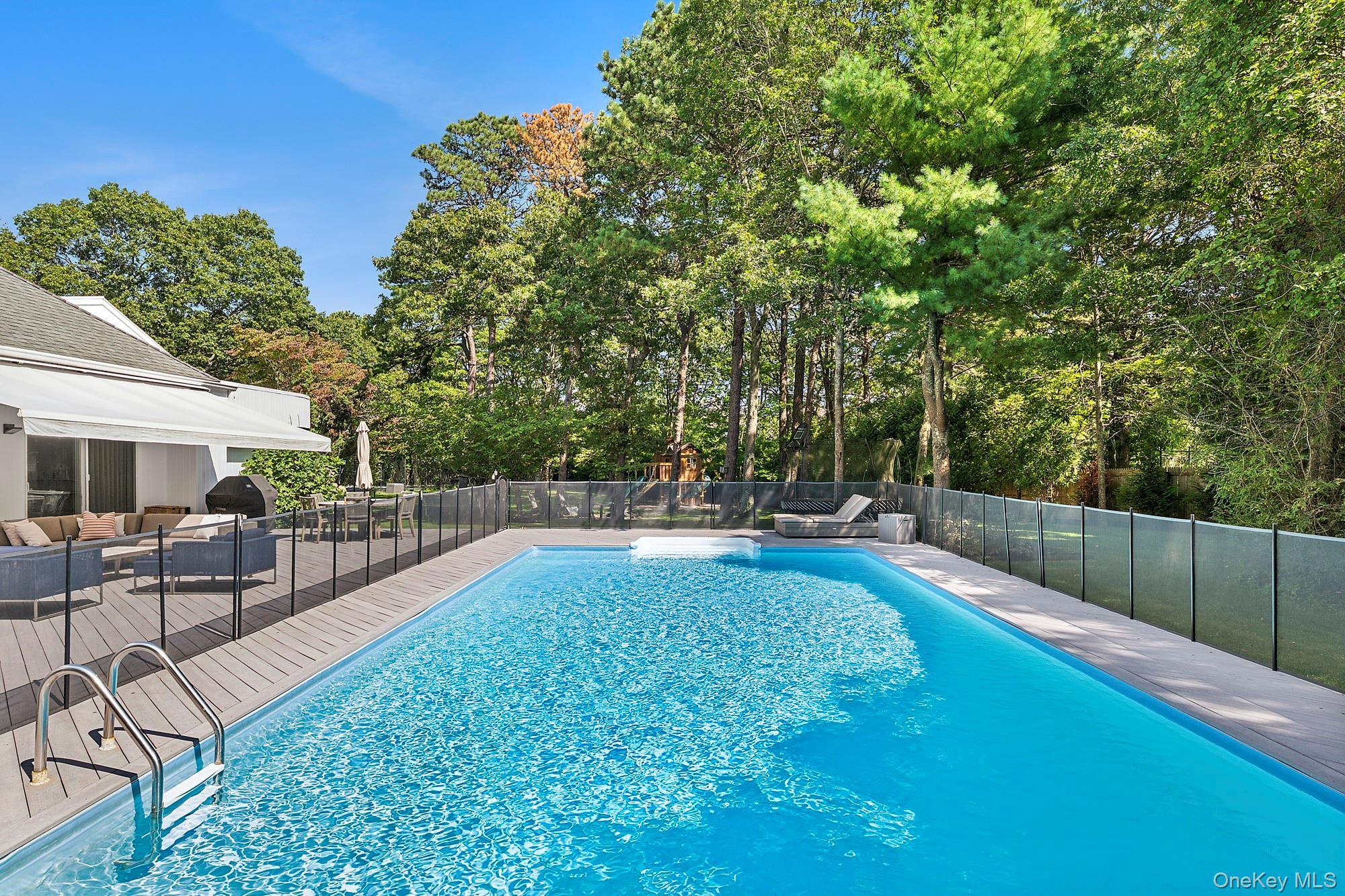 Single Family Honeysuckle Suffolk County, NY 11942, MLS-897751-22