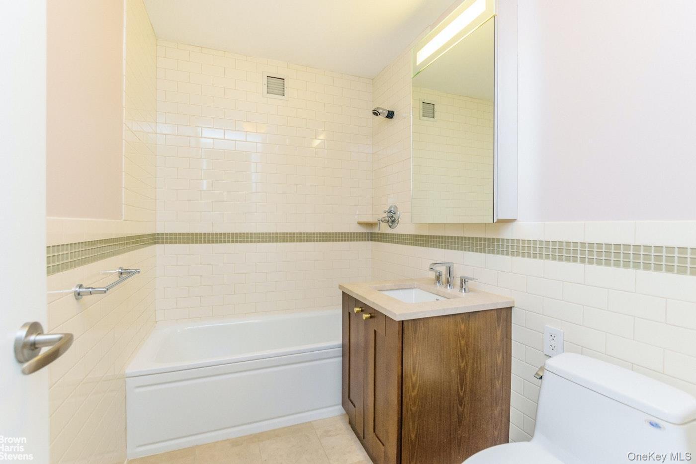 Condo 237th  Bronx, NY 10463, MLS-897782-14