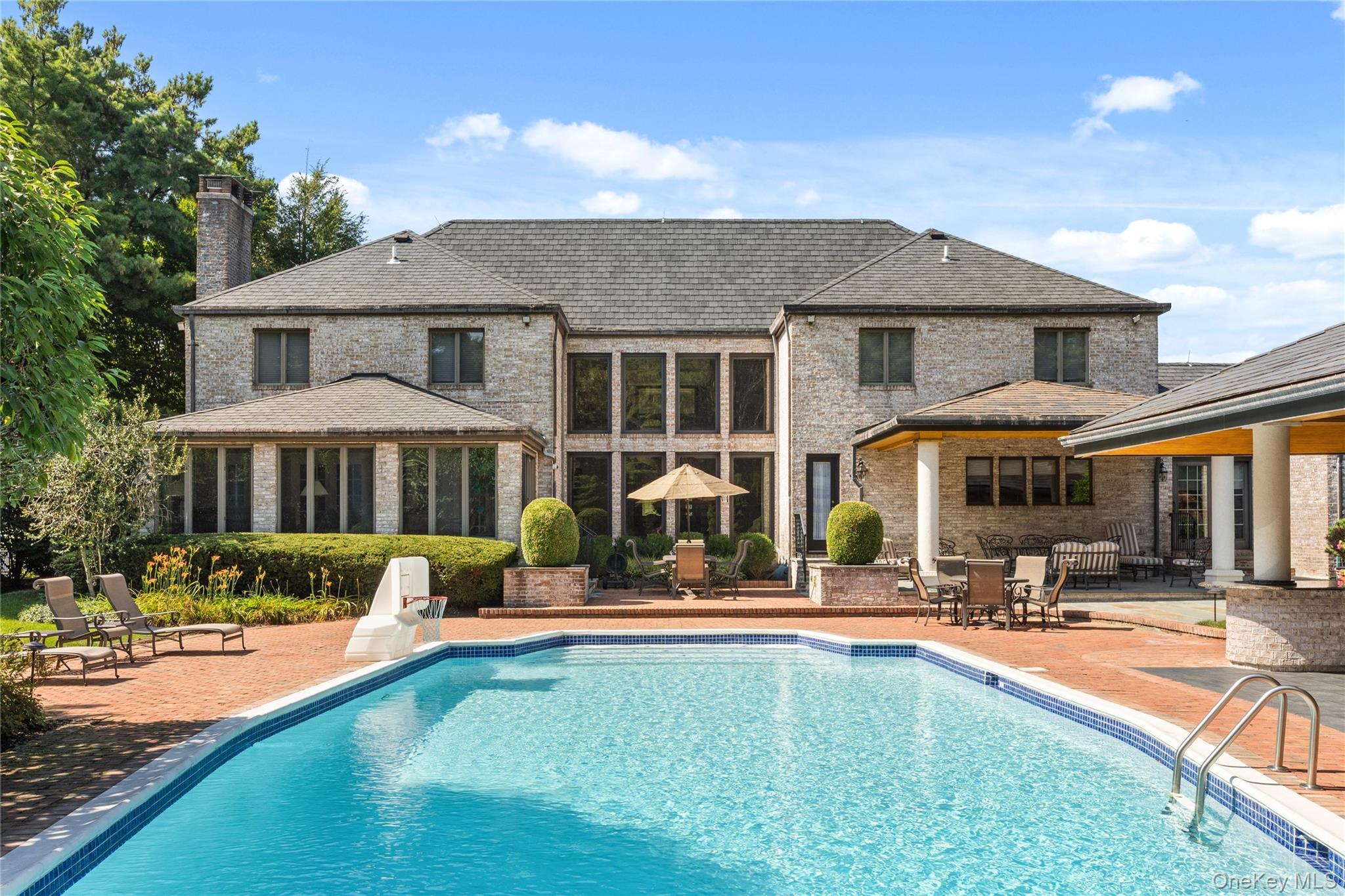 Single Family Half Hollow Suffolk County, NY 11746, MLS-897801-15