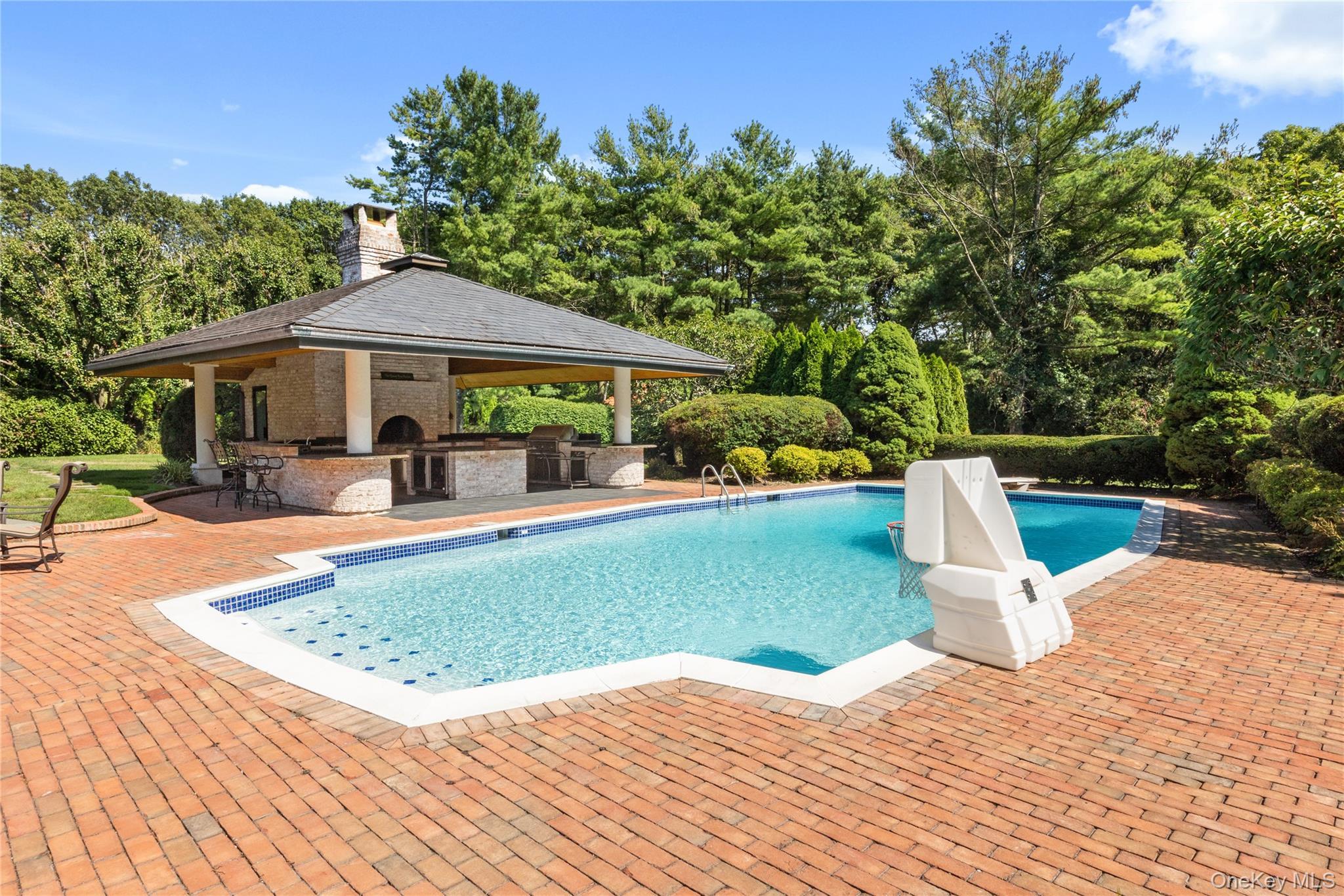 Single Family Half Hollow Suffolk County, NY 11746, MLS-897801-17