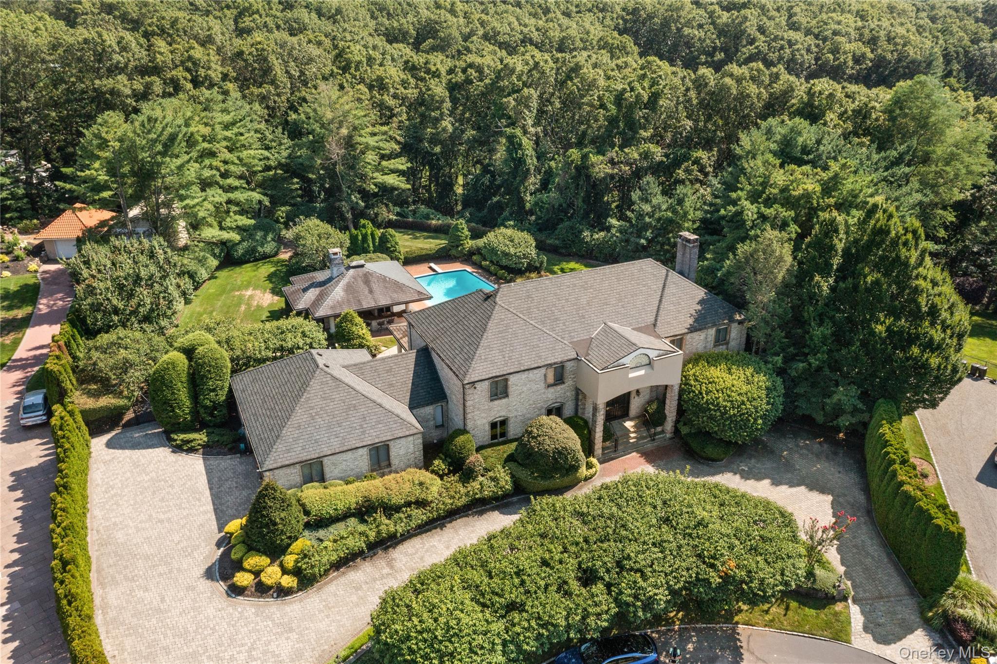 Single Family Half Hollow Suffolk County, NY 11746, MLS-897801-2