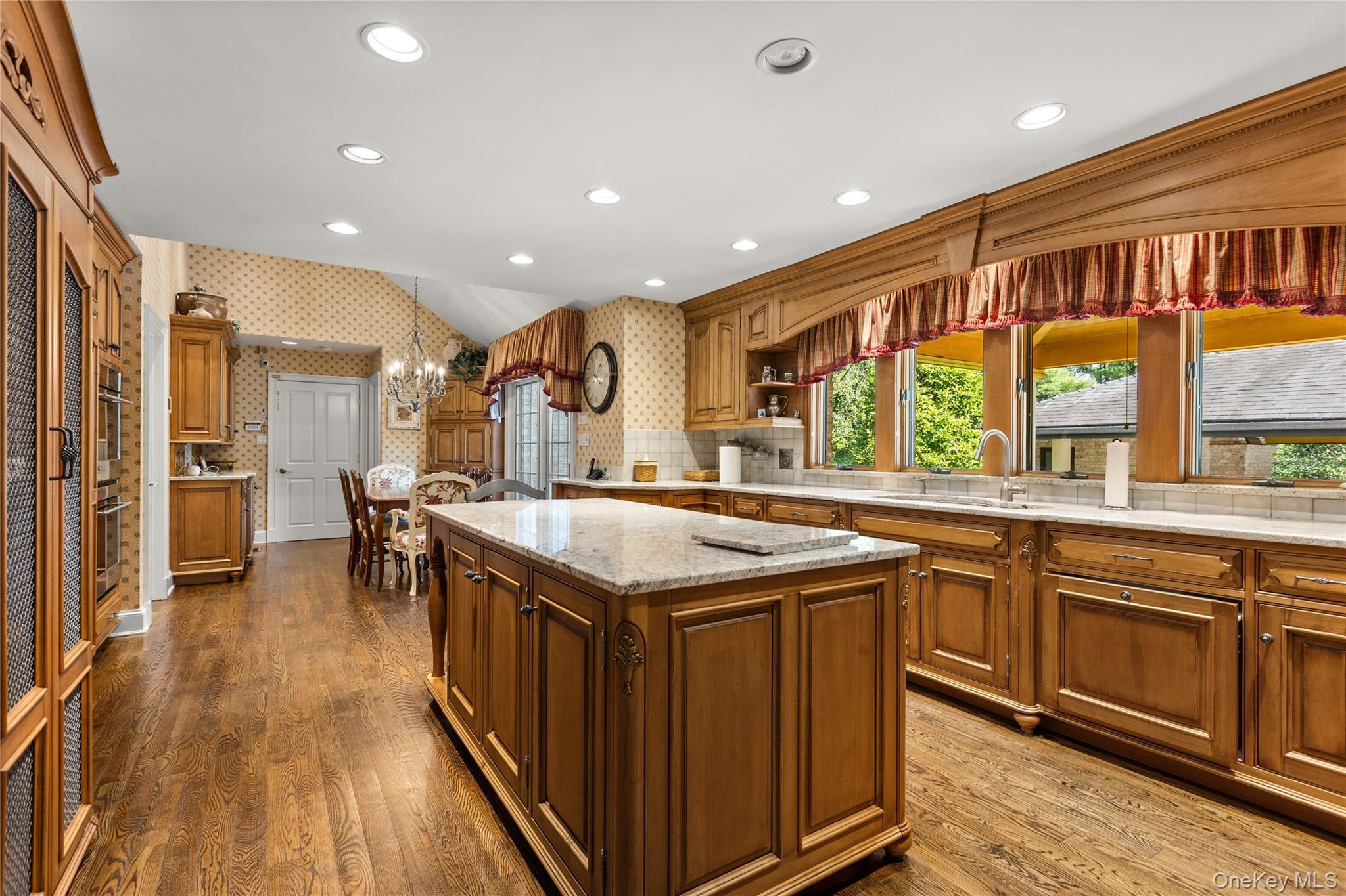 Single Family Half Hollow Suffolk County, NY 11746, MLS-897801-21