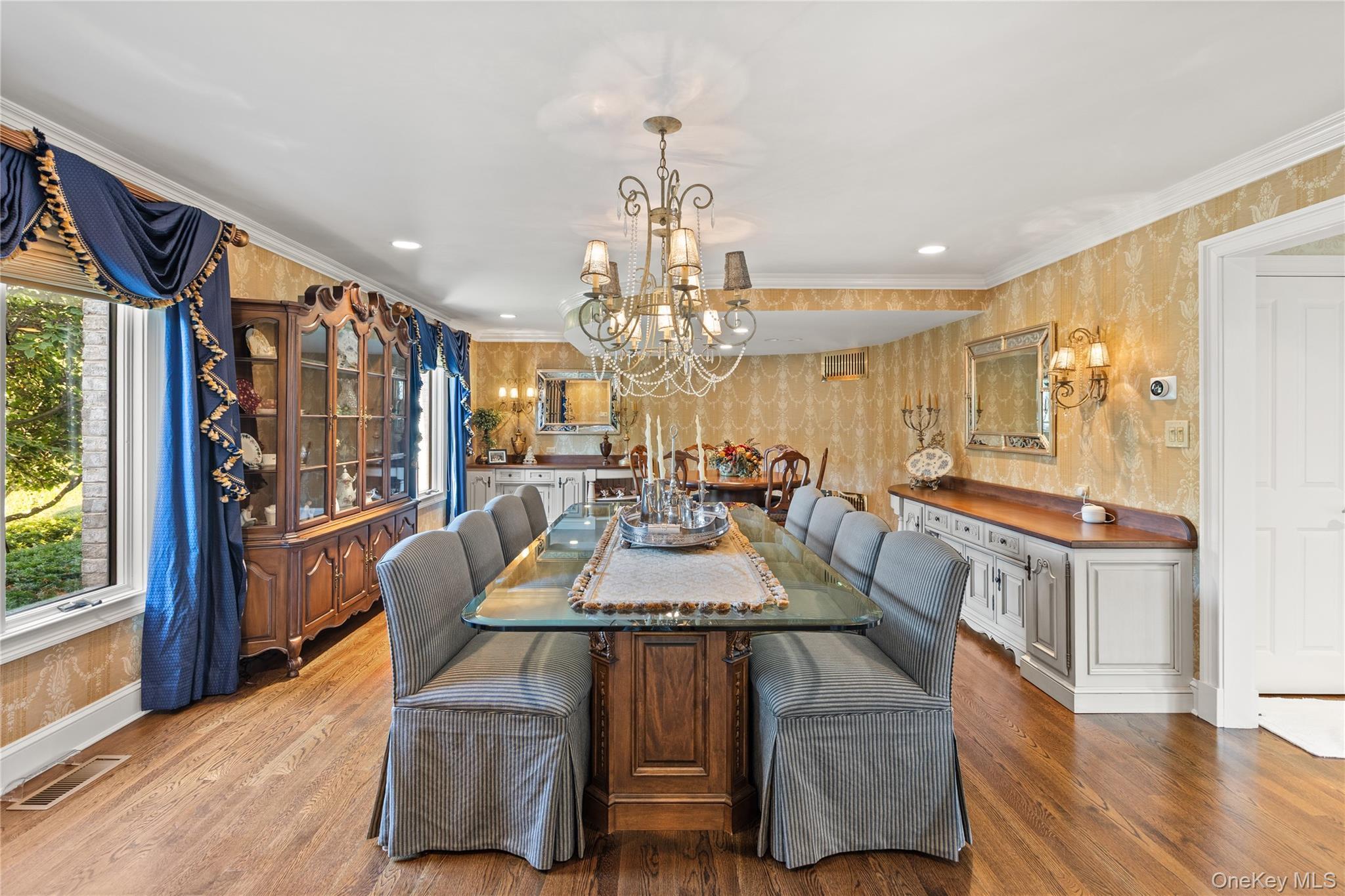 Single Family Half Hollow Suffolk County, NY 11746, MLS-897801-24