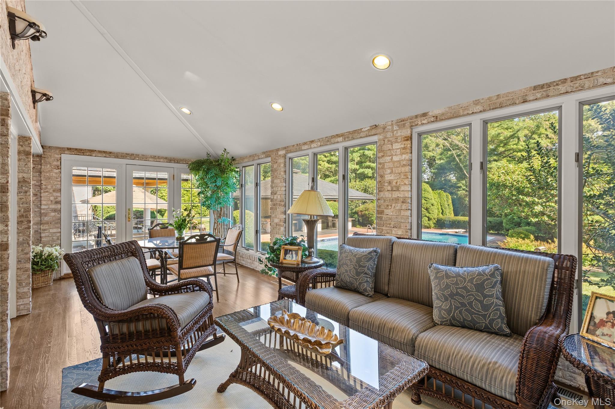 Single Family Half Hollow Suffolk County, NY 11746, MLS-897801-28