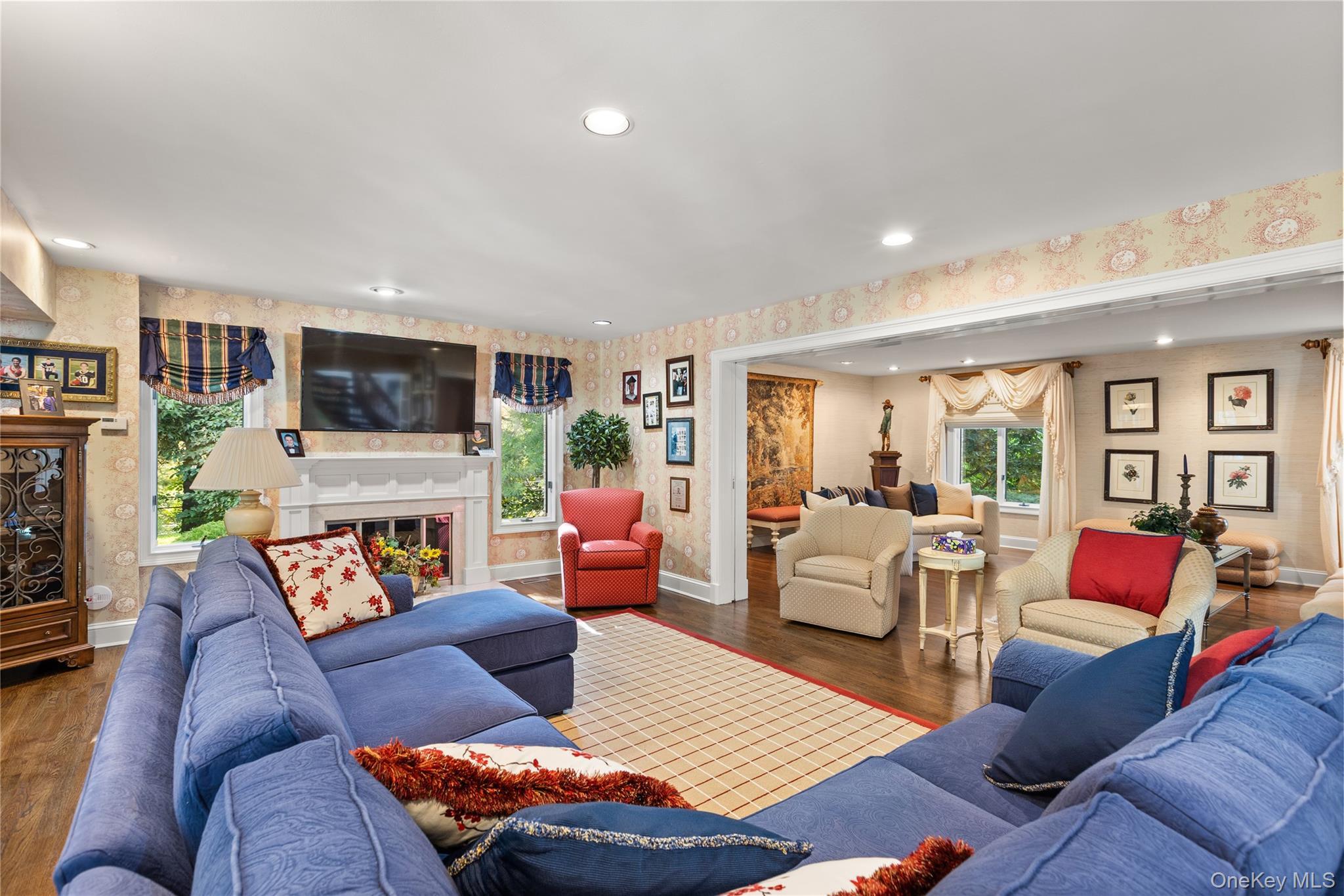 Single Family Half Hollow Suffolk County, NY 11746, MLS-897801-32