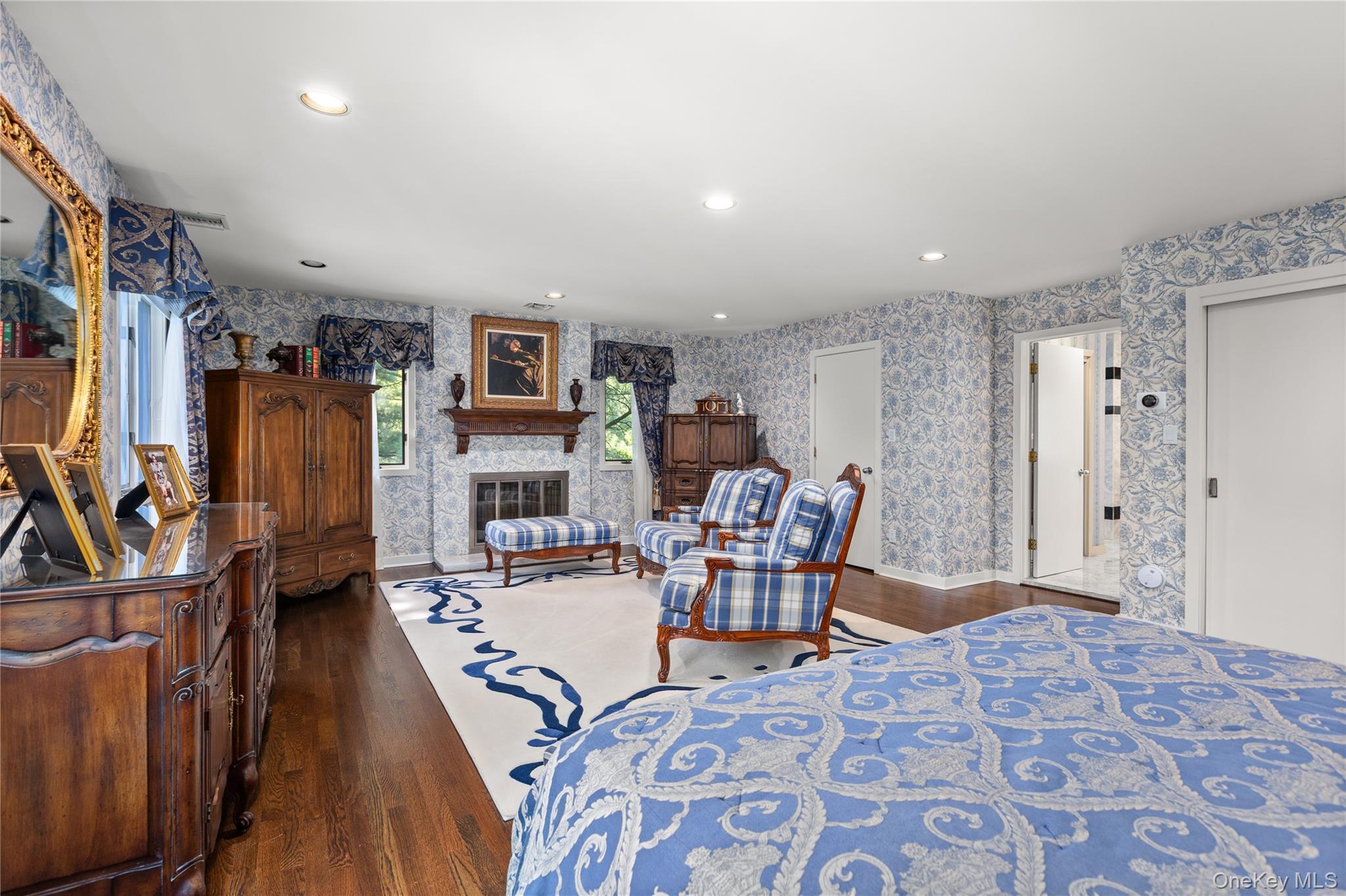 Single Family Half Hollow Suffolk County, NY 11746, MLS-897801-33