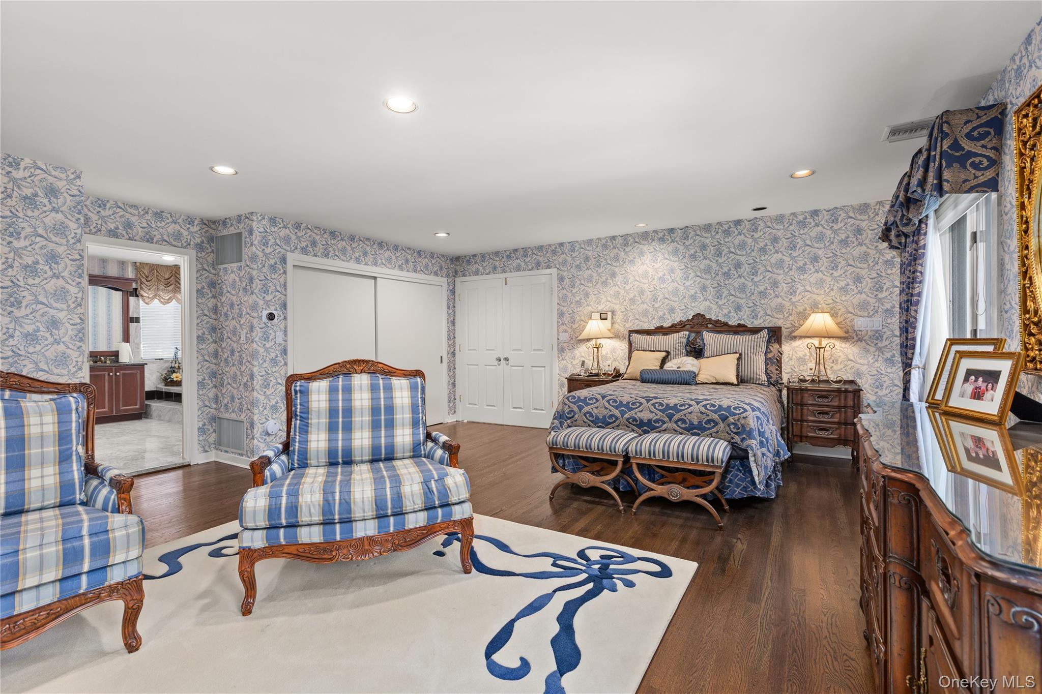 Single Family Half Hollow Suffolk County, NY 11746, MLS-897801-34