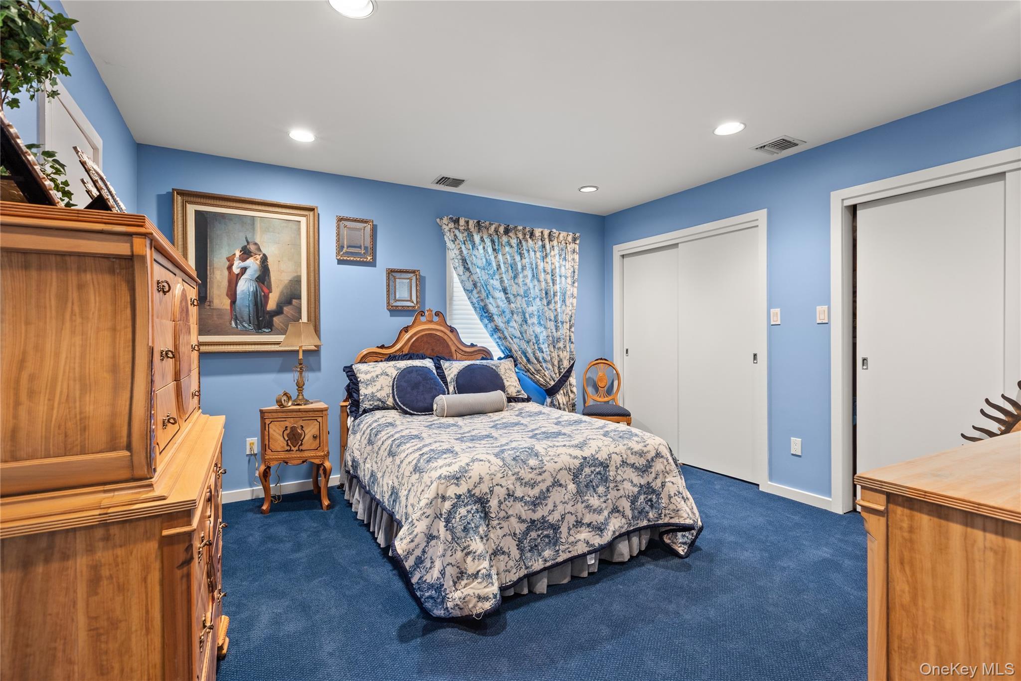 Single Family Half Hollow Suffolk County, NY 11746, MLS-897801-37