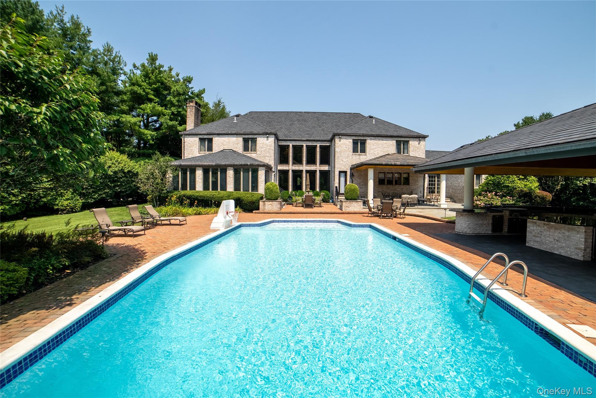 Single Family Half Hollow Suffolk County, NY 11746, MLS-897801-9