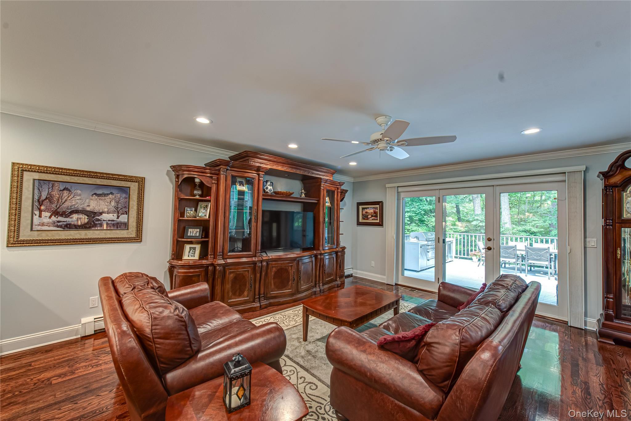 Condo Wood Path  Suffolk County, NY 11768, MLS-897900-25