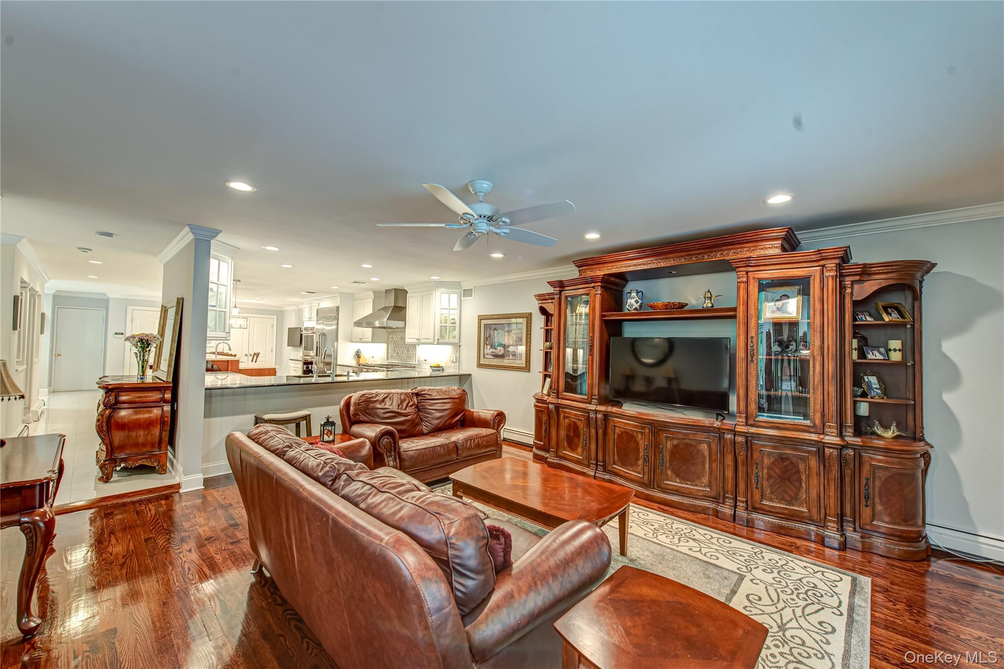 Condo Wood Path  Suffolk County, NY 11768, MLS-897900-26