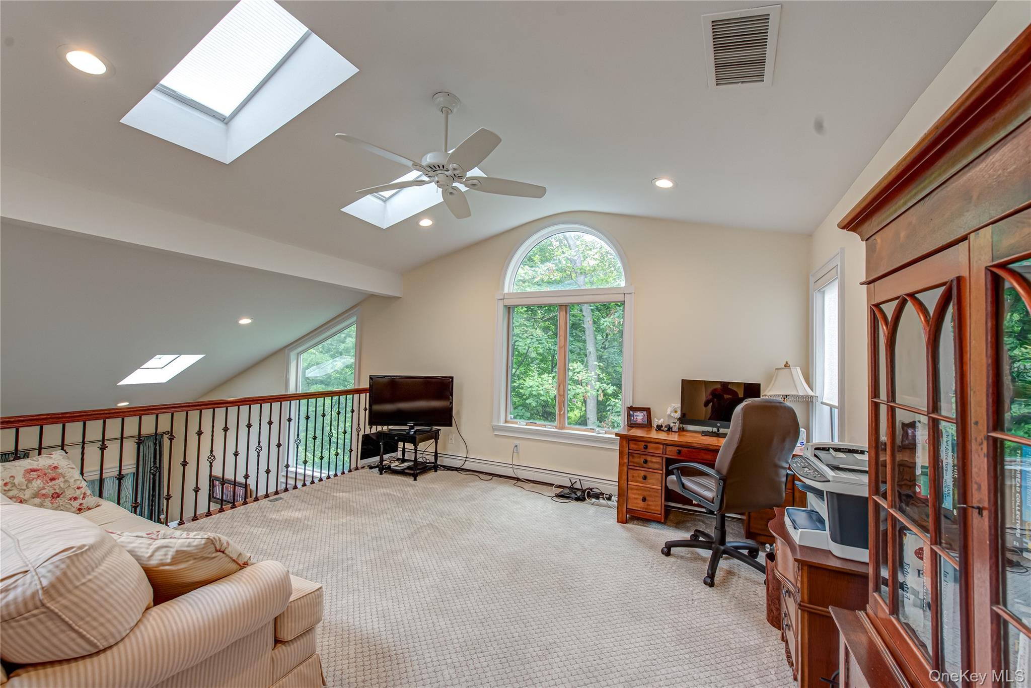 Condo Wood Path  Suffolk County, NY 11768, MLS-897900-29