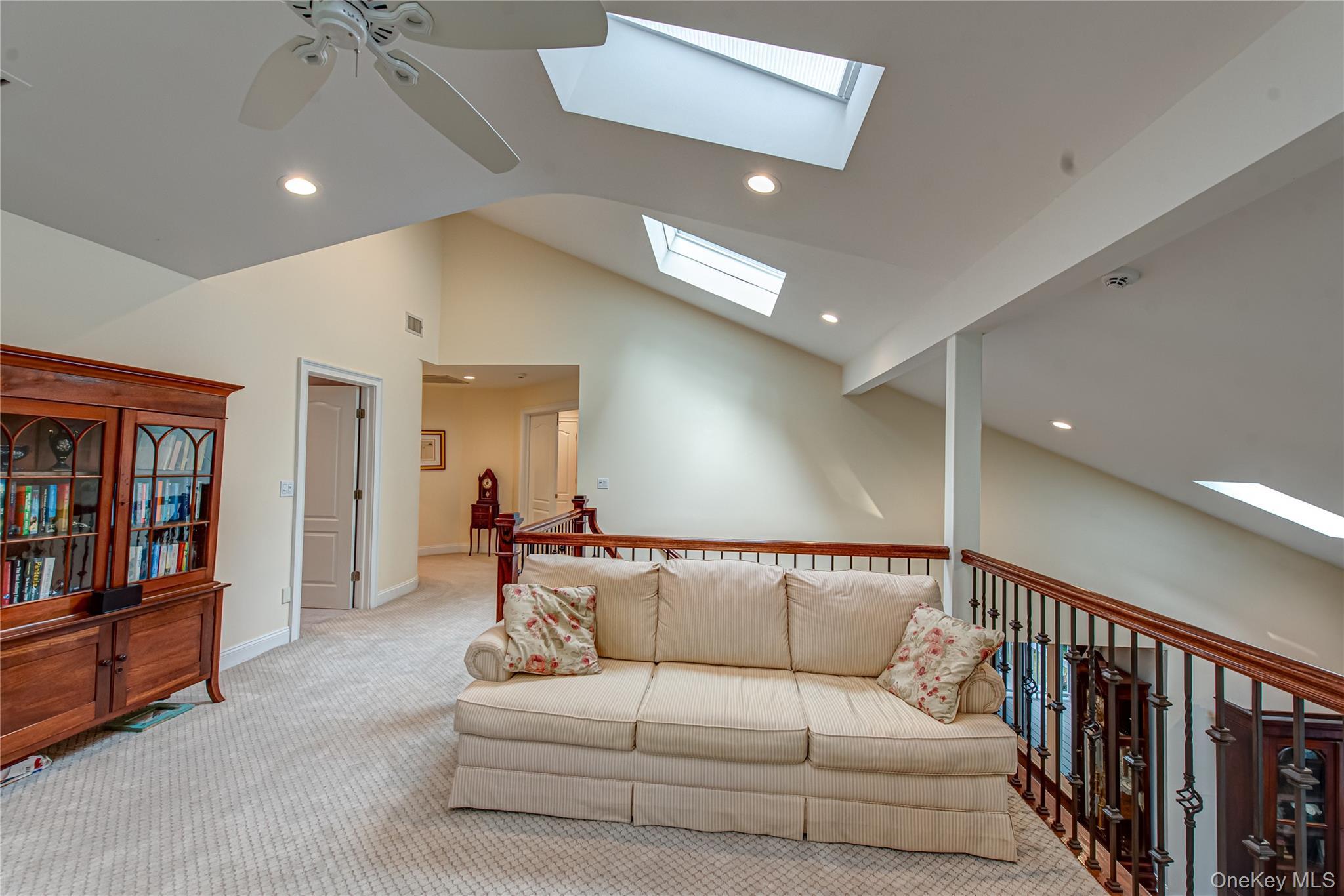 Condo Wood Path  Suffolk County, NY 11768, MLS-897900-30