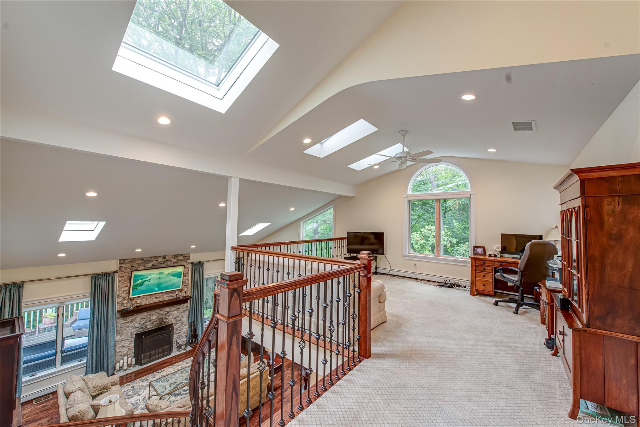 Condo Wood Path  Suffolk County, NY 11768, MLS-897900-31