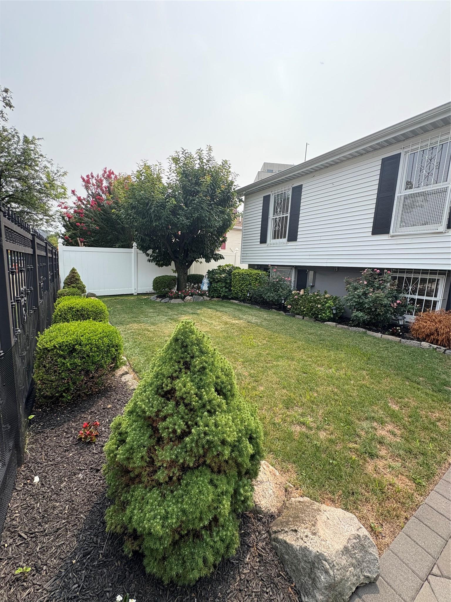 Single Family Louis Nine Blvd  Bronx, NY 10459, MLS-897918-2