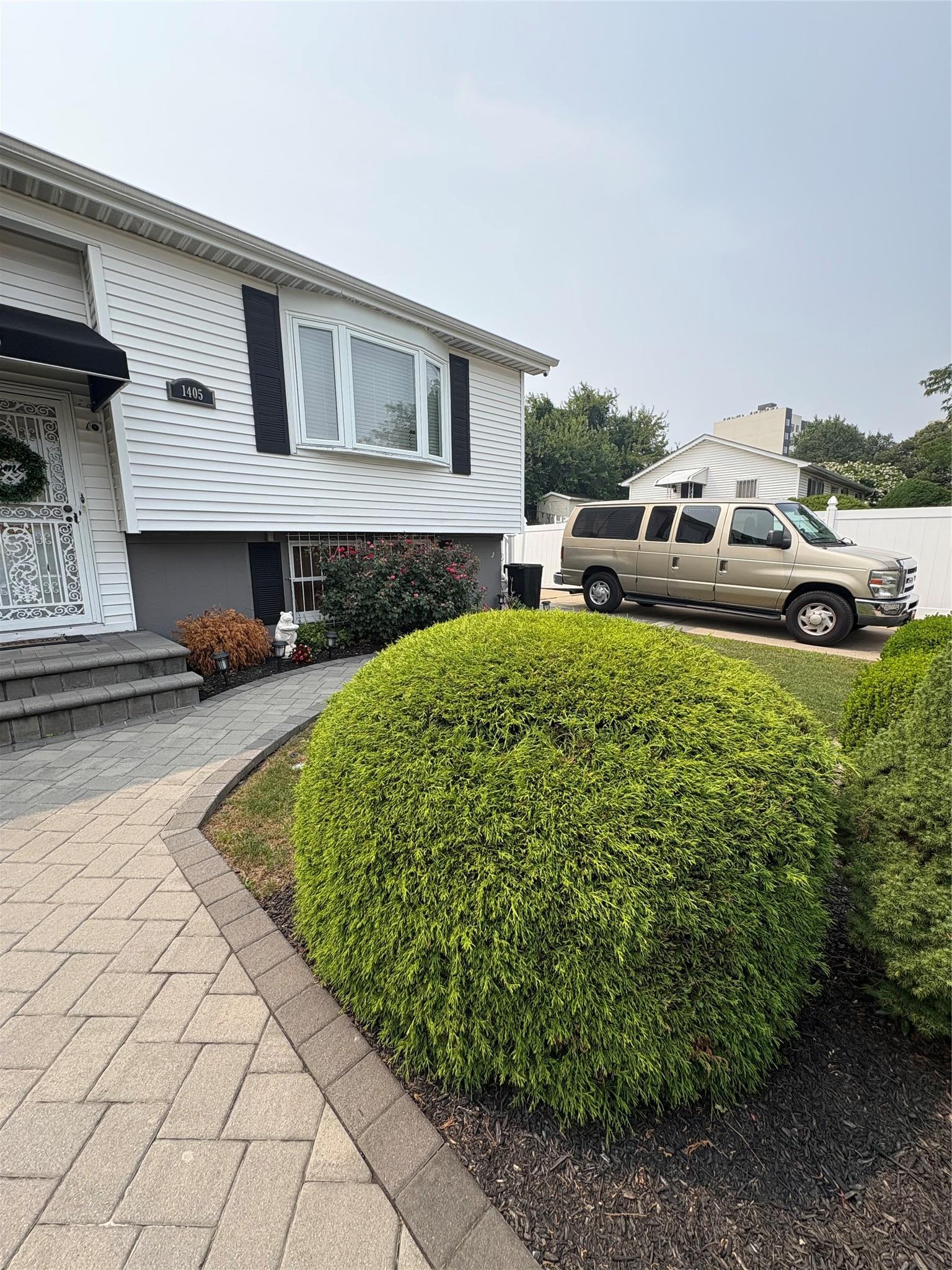 Single Family Louis Nine Blvd  Bronx, NY 10459, MLS-897918-3