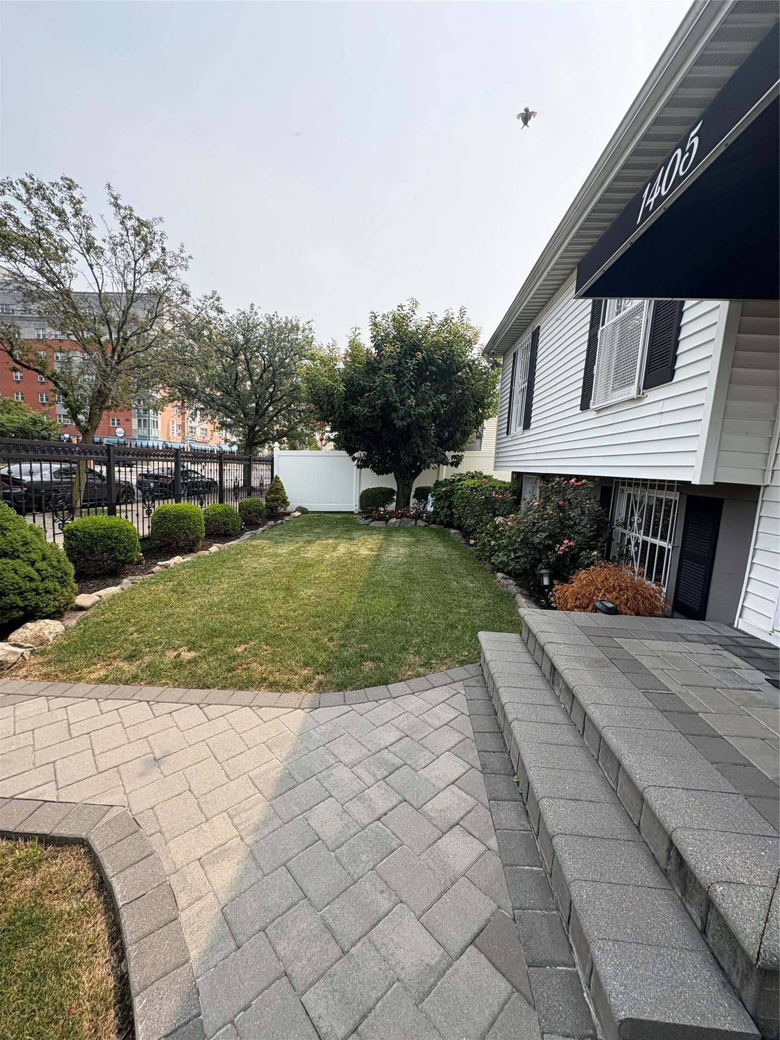 Single Family Louis Nine Blvd  Bronx, NY 10459, MLS-897918-4