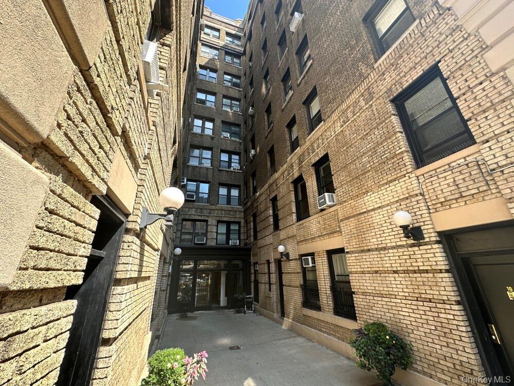 Condo 81st  Manhattan, NY 10024, MLS-897958-17