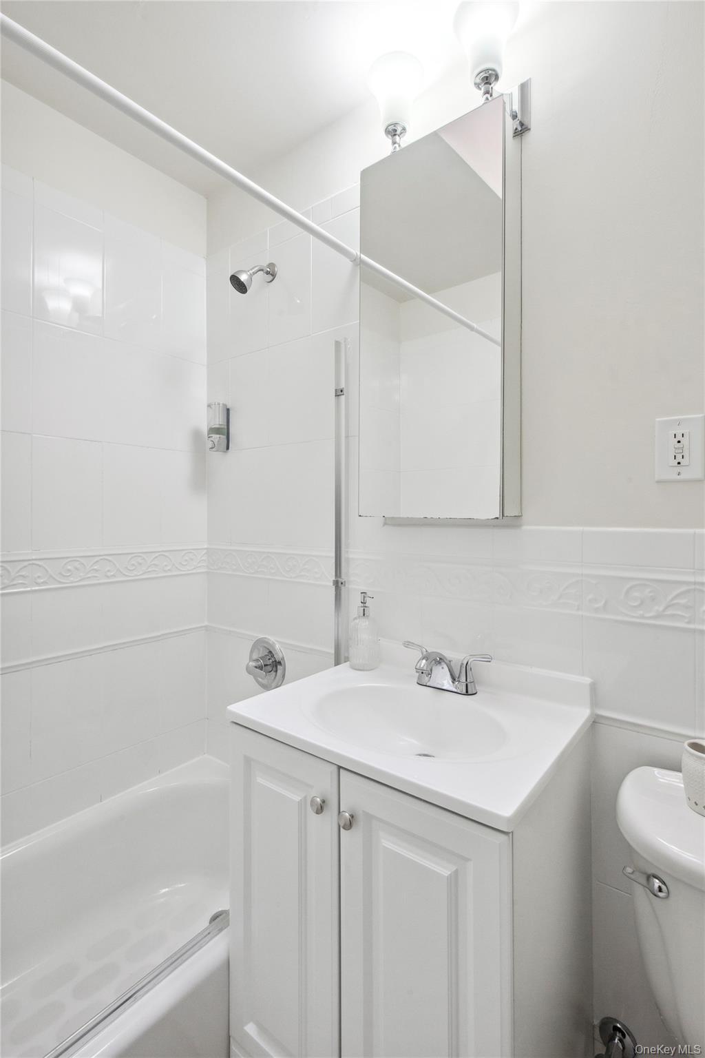 Apartment Bradhurst  Manhattan, NY 10030, MLS-897982-9