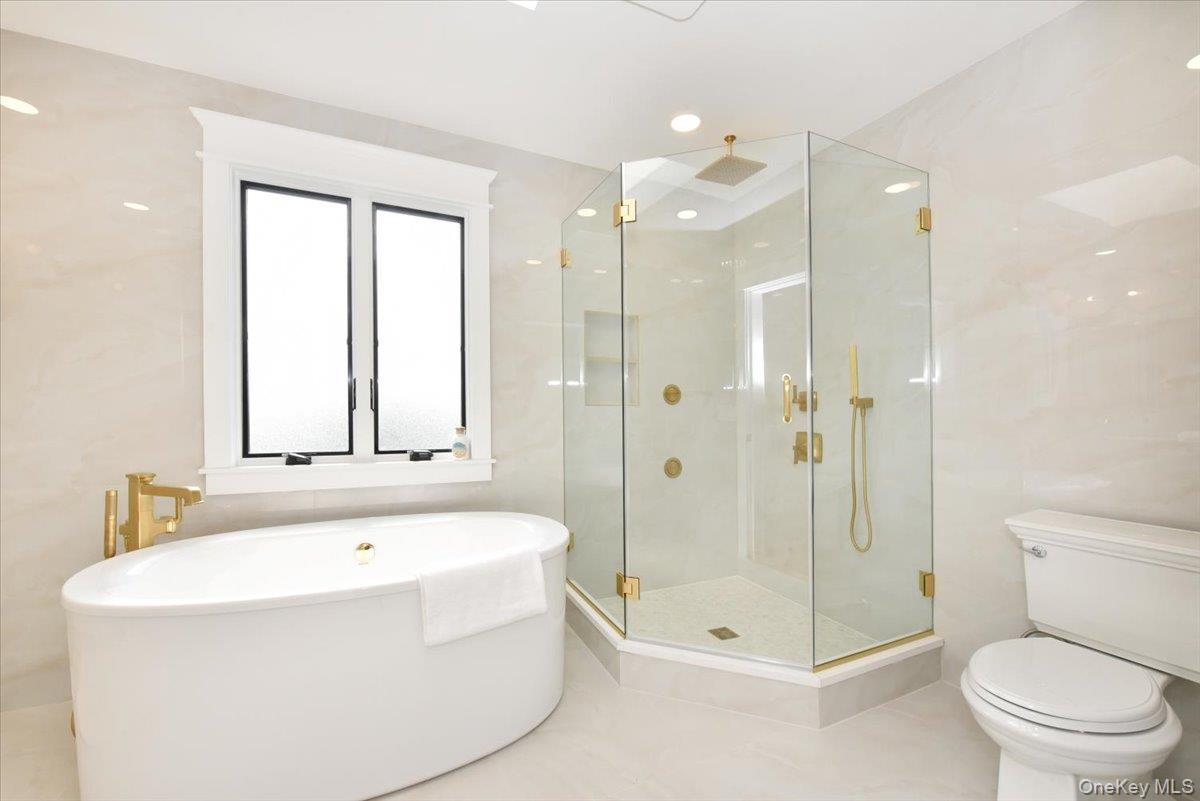 Single Family Norman Nassau County, NY 11040, MLS-897988-19