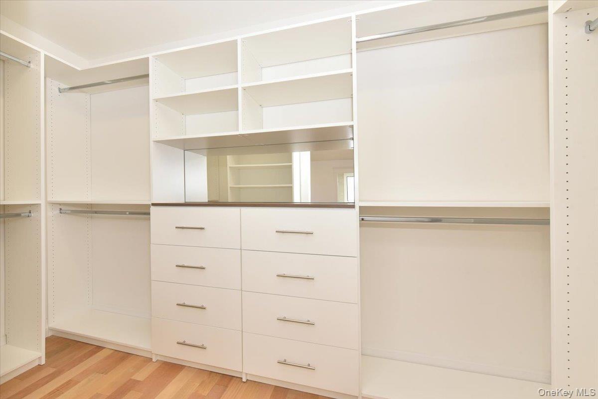 Single Family Norman Nassau County, NY 11040, MLS-897988-20