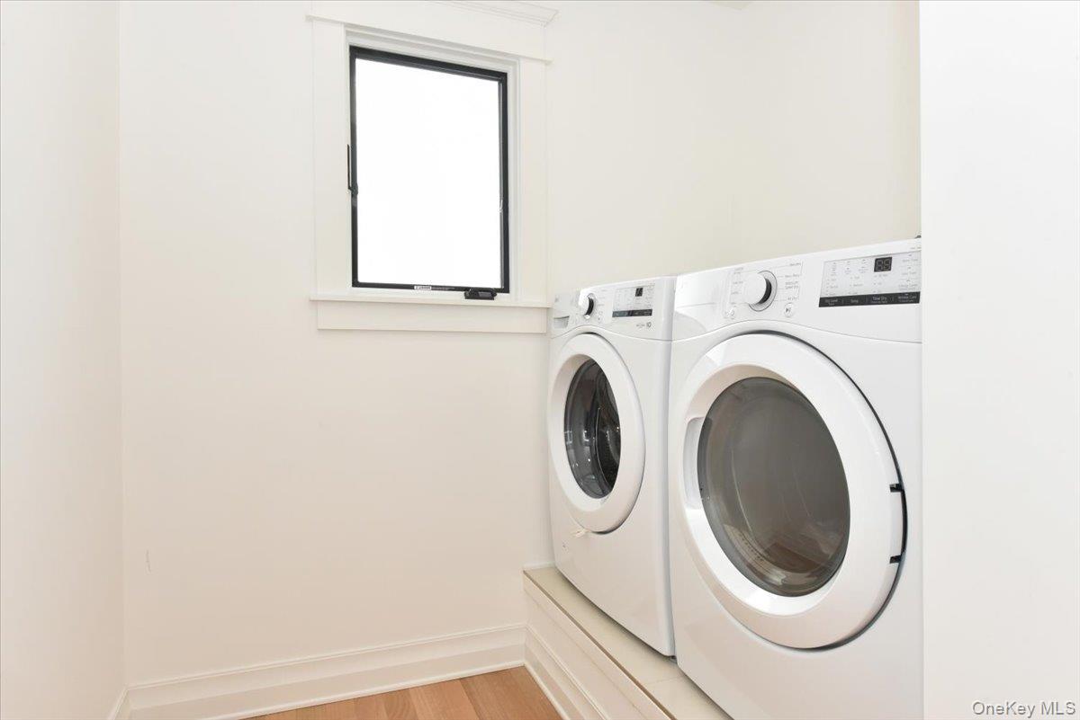 Single Family Norman Nassau County, NY 11040, MLS-897988-21