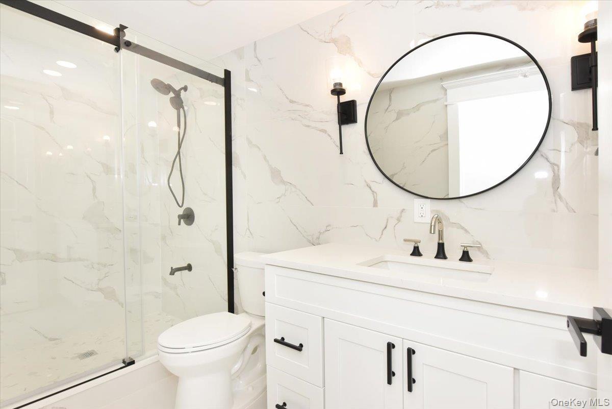 Single Family Norman Nassau County, NY 11040, MLS-897988-29