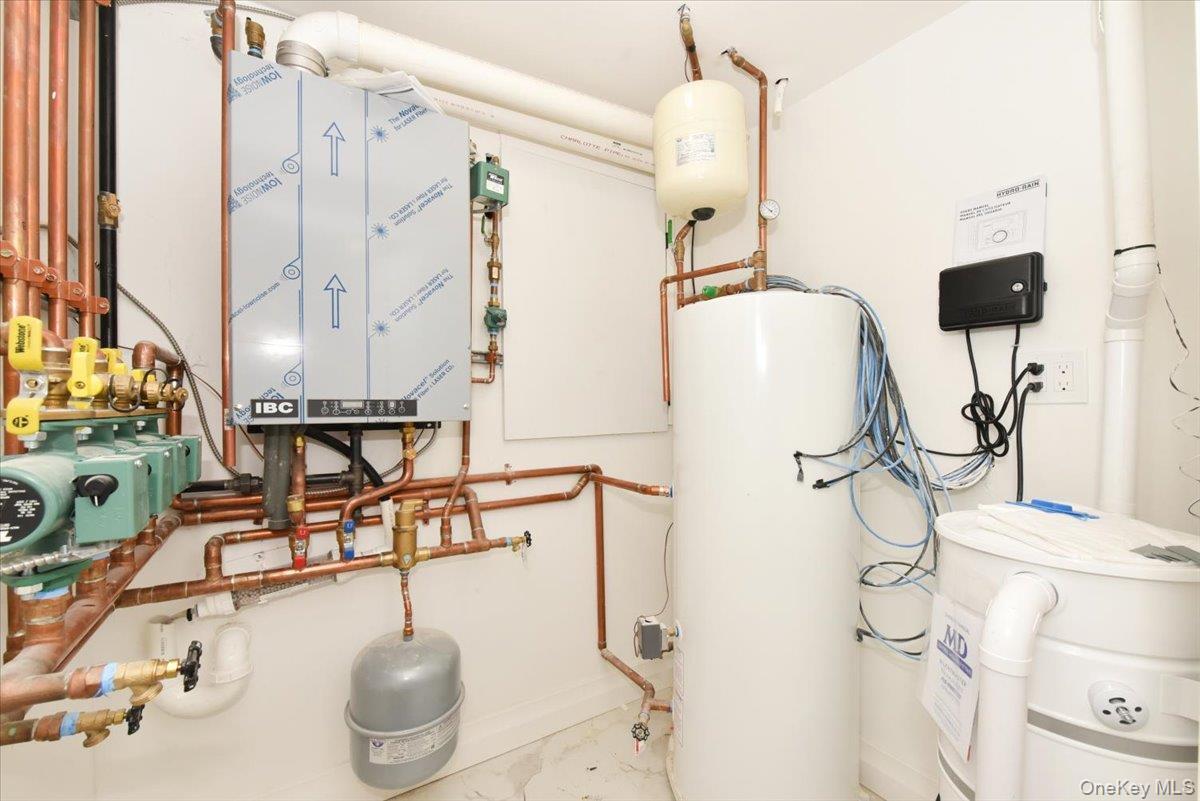 Single Family Norman Nassau County, NY 11040, MLS-897988-30