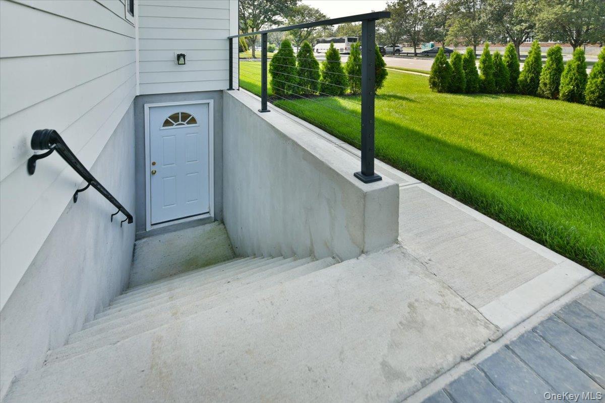 Single Family Norman Nassau County, NY 11040, MLS-897988-31