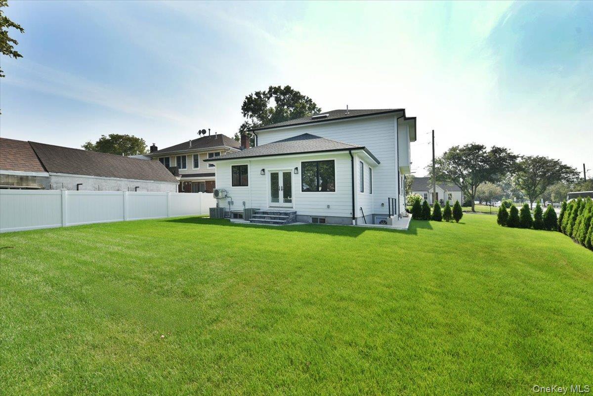 Single Family Norman Nassau County, NY 11040, MLS-897988-32