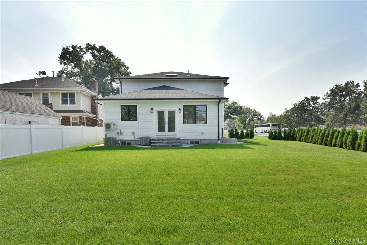 Single Family Norman Nassau County, NY 11040, MLS-897988-33