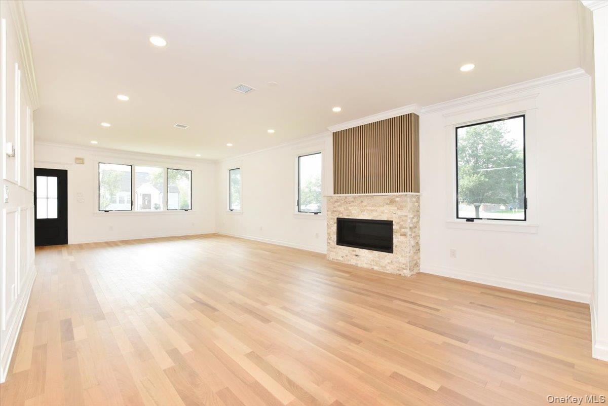 Single Family Norman Nassau County, NY 11040, MLS-897988-6