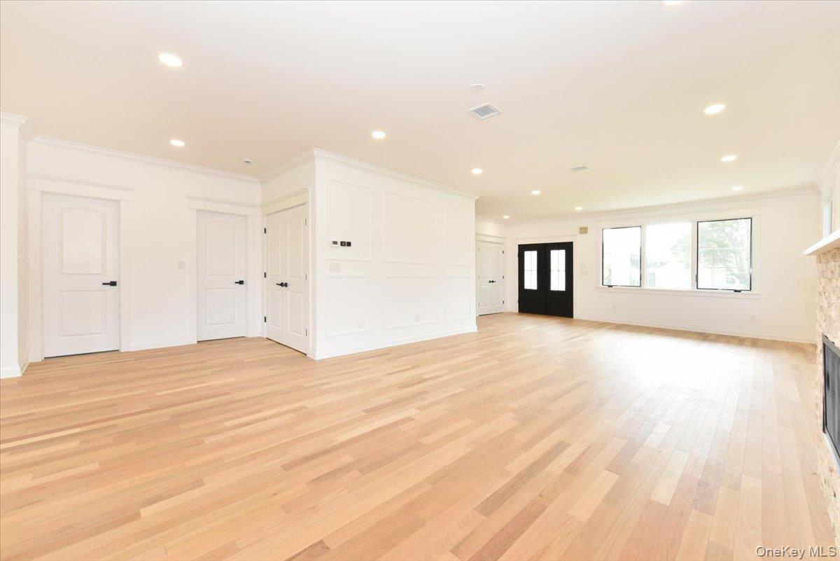 Single Family Norman Nassau County, NY 11040, MLS-897988-8